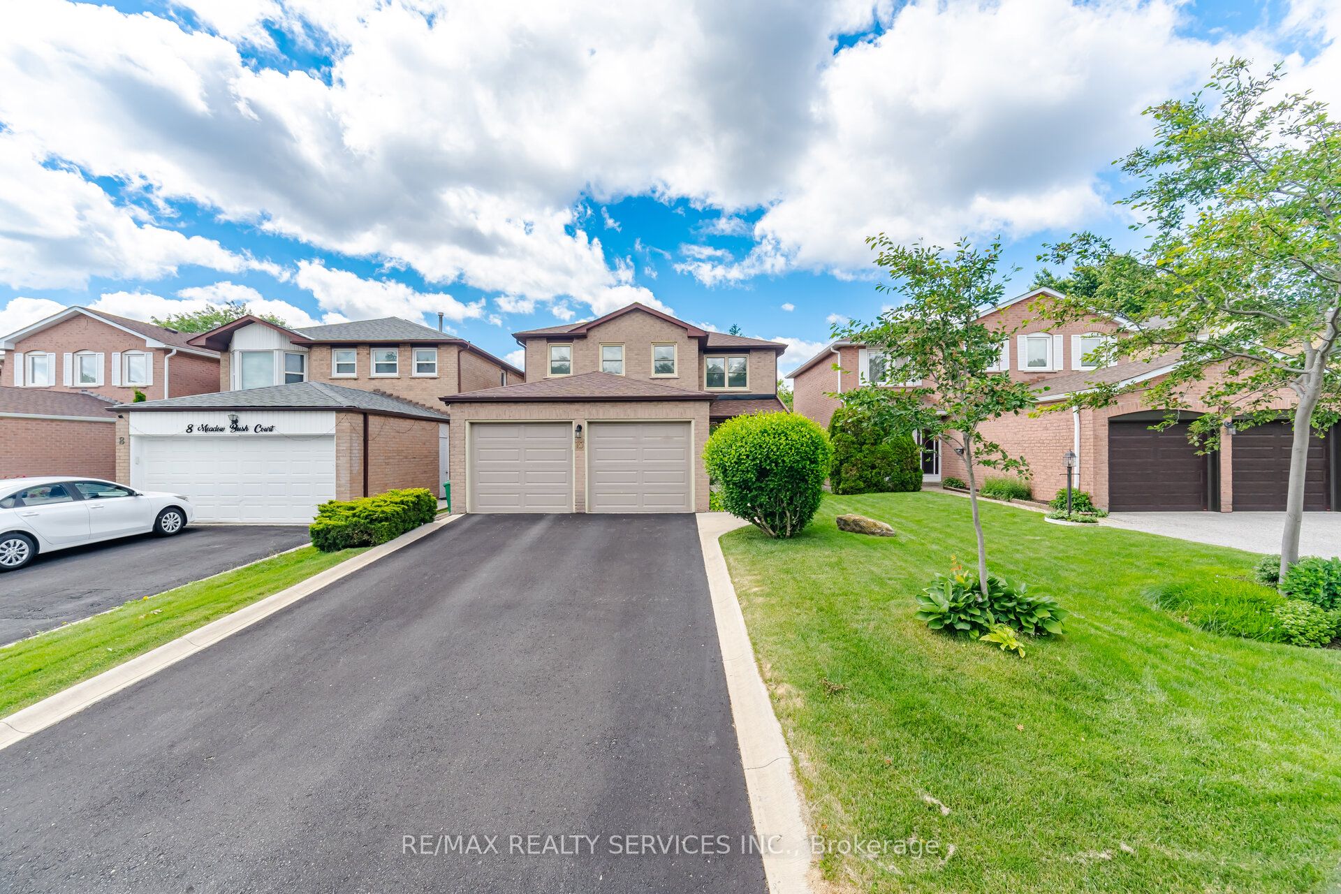 10 Meadow Bush Court, Brampton, ON L6S 5B6 photo 3