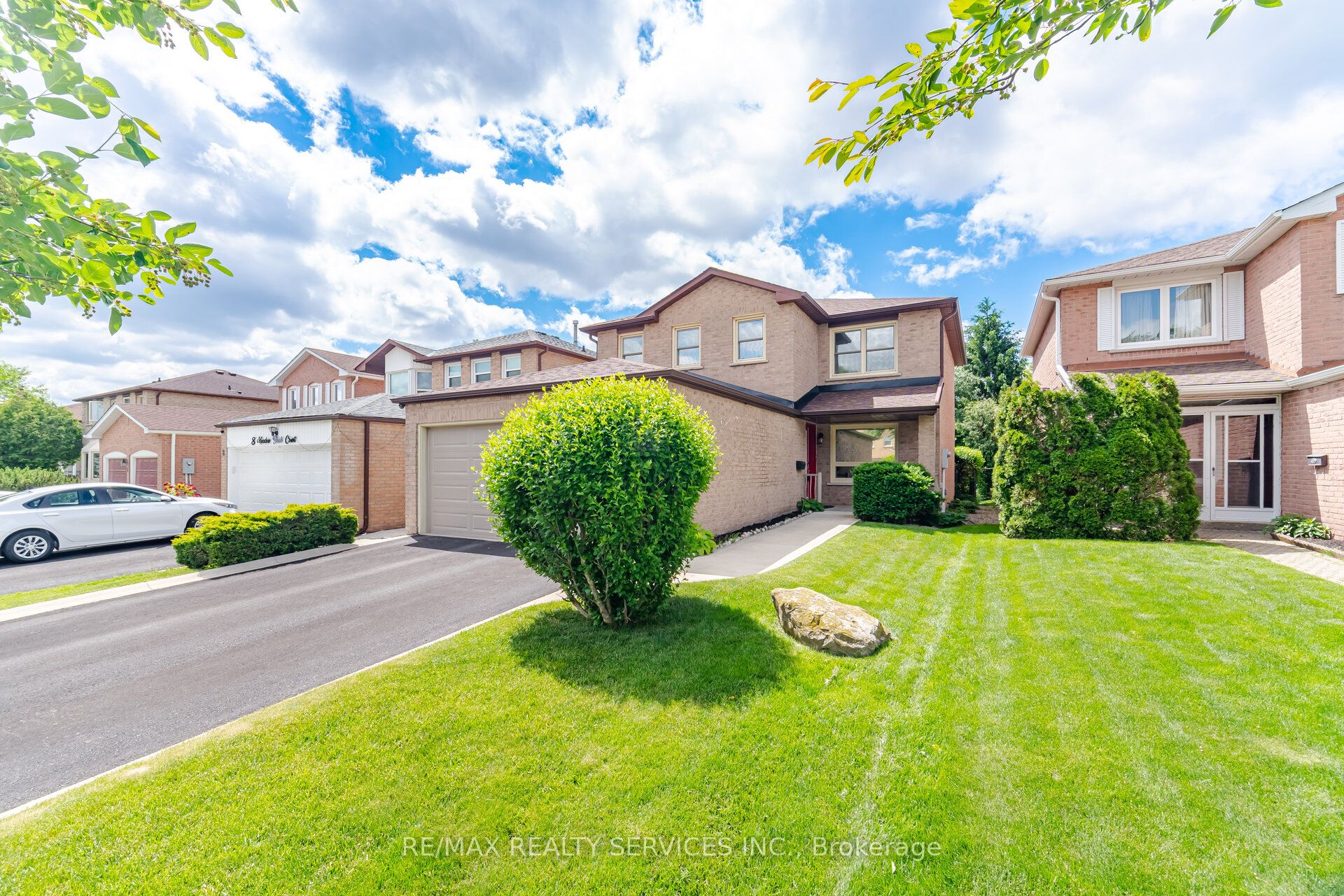 10 Meadow Bush Court, Brampton, ON L6S 5B6 photo 4