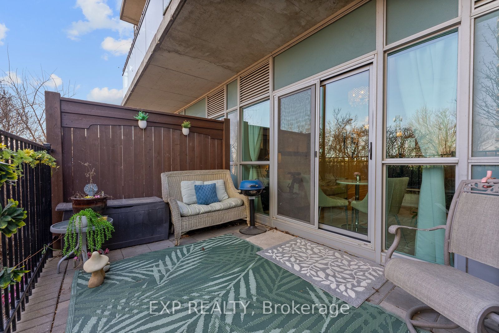 165 Legion Road N 422, Toronto, ON M8Y 0B3 photo 4