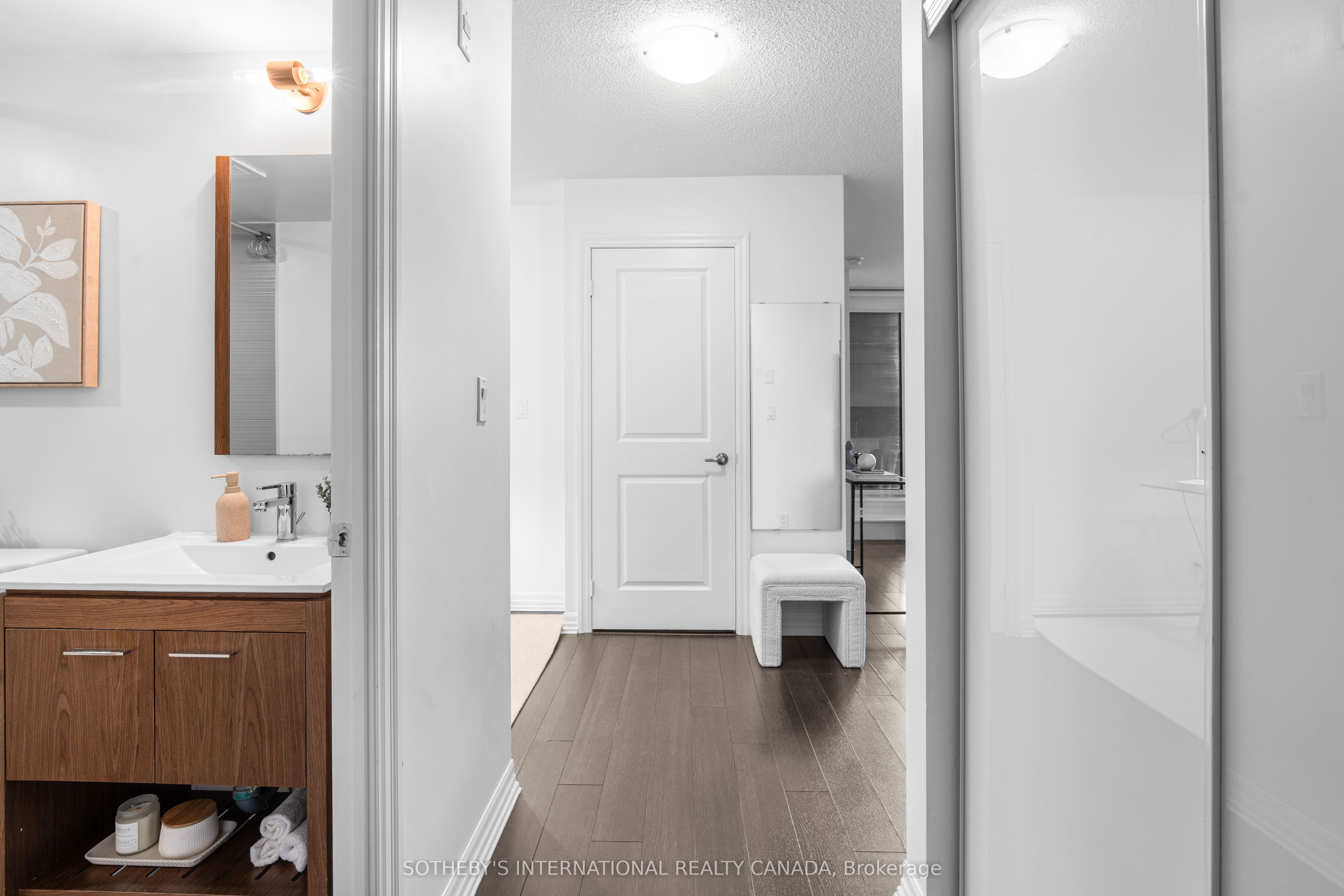 80 Esther Lorrie Drive 201, Toronto, ON M9W 0C6 photo 5
