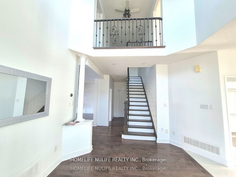 3866 Thomas Street, Mississauga, ON L5M 7B1