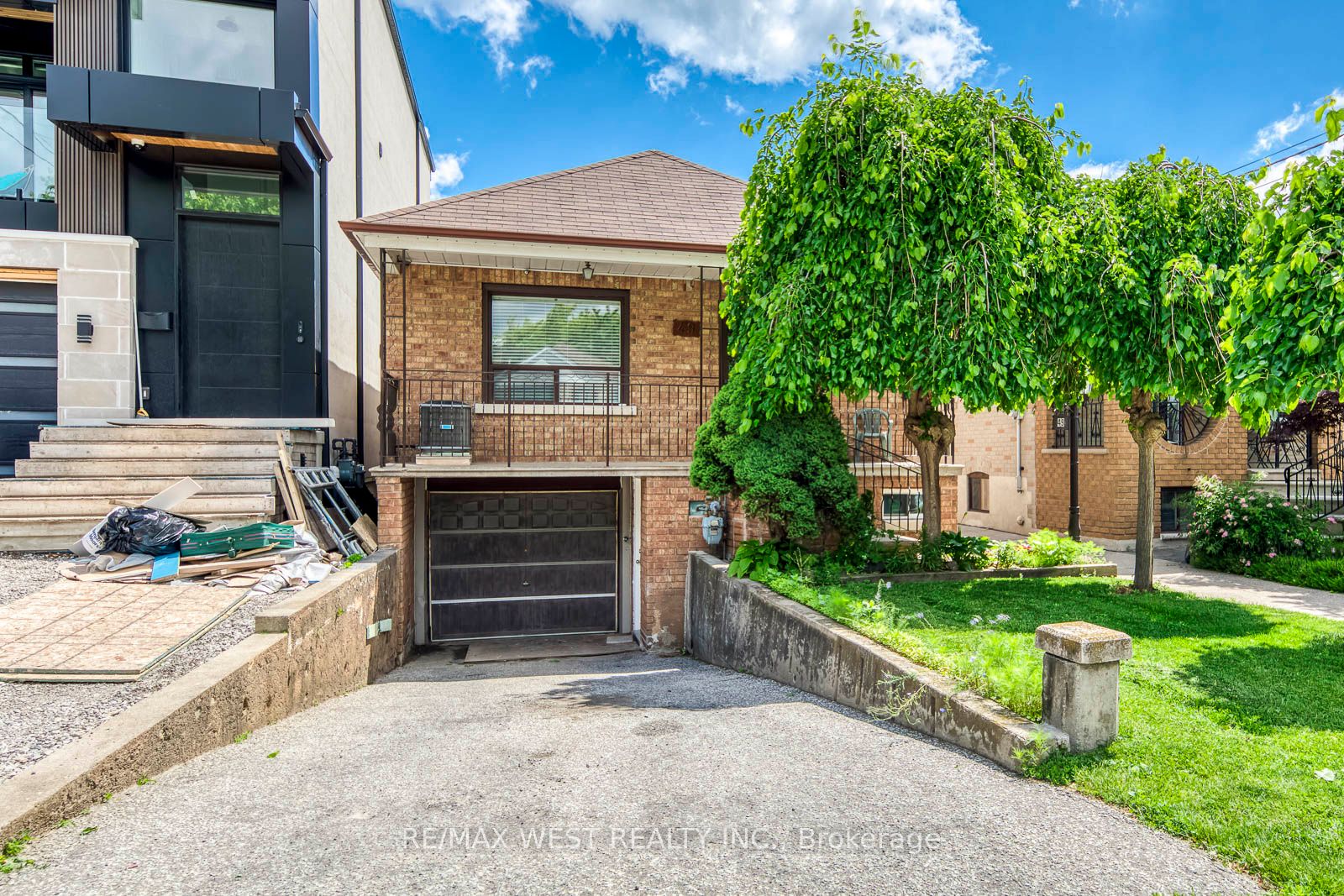 49 Montcalm Avenue, Toronto, ON M6E 4N8
