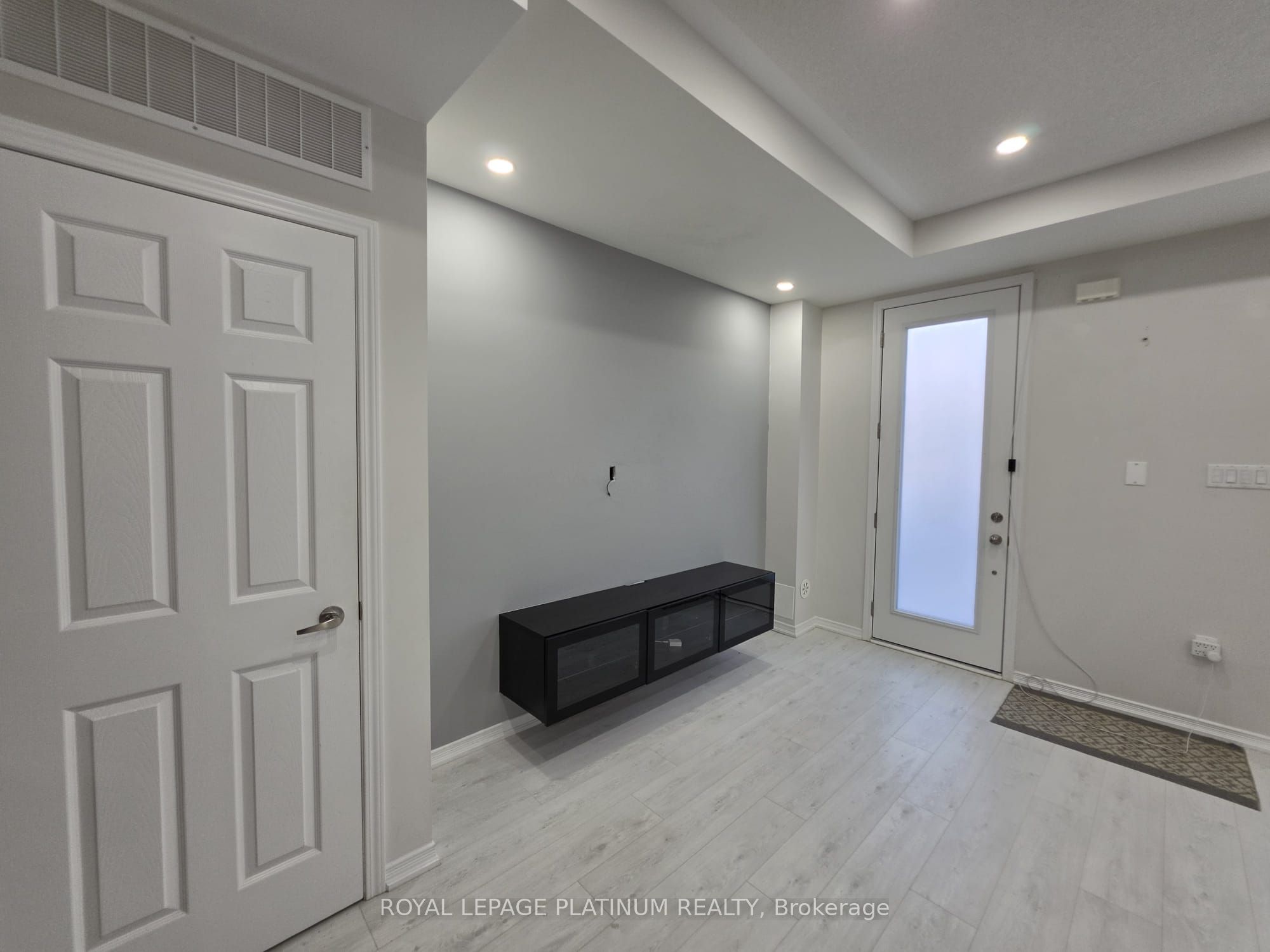 30 Woodstream Drive 8, Toronto, ON M9W 0G1 photo 4