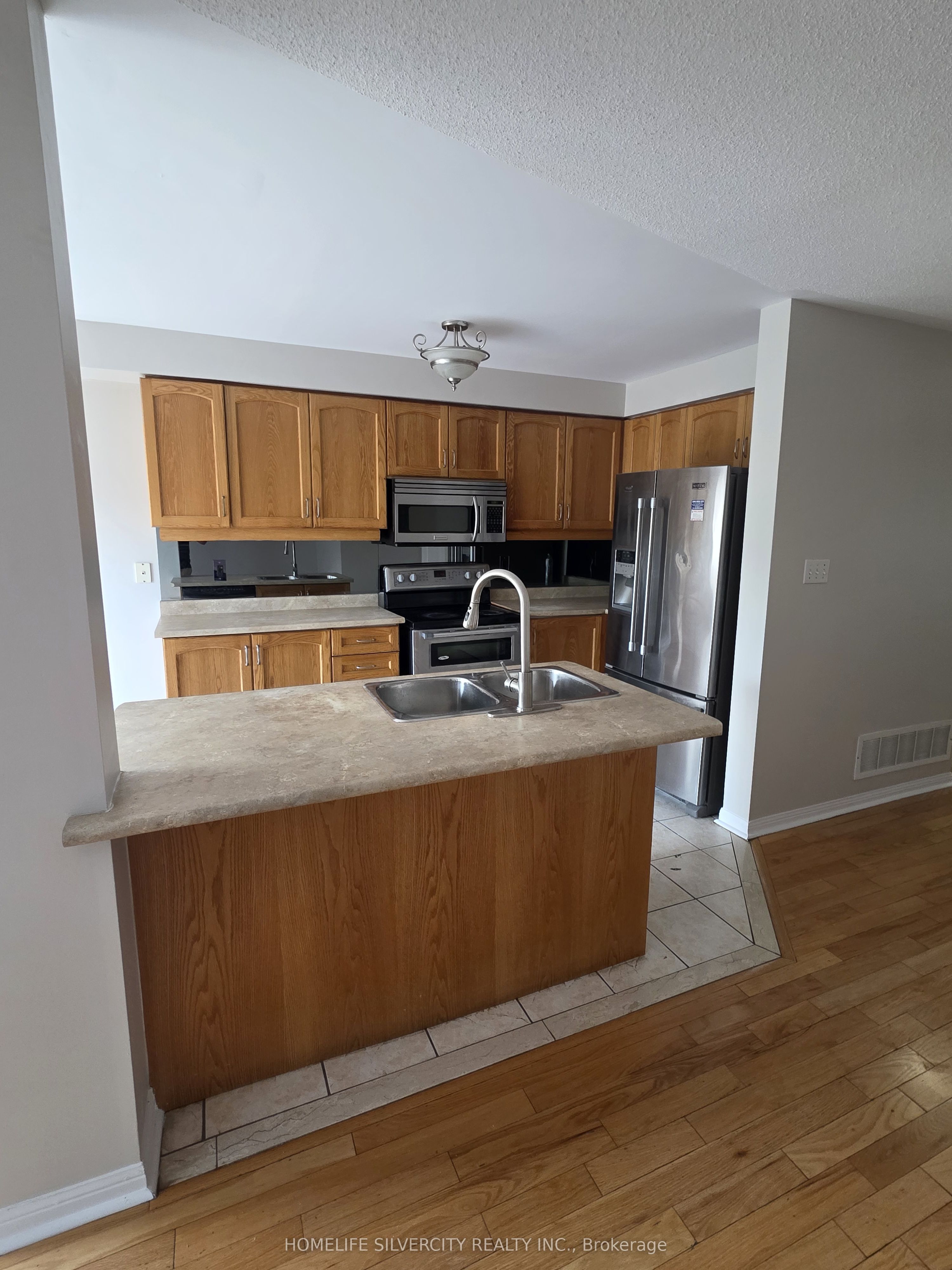 138 Tianalee Crescent, Brampton, ON L7A 2K8 photo 4