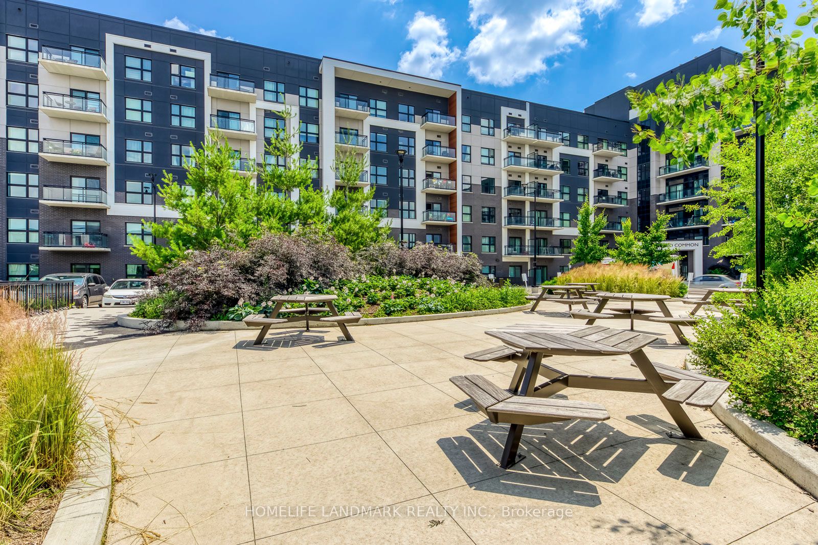 128 Grovewood Common 403, Oakville, ON L6H 0X3 photo 3