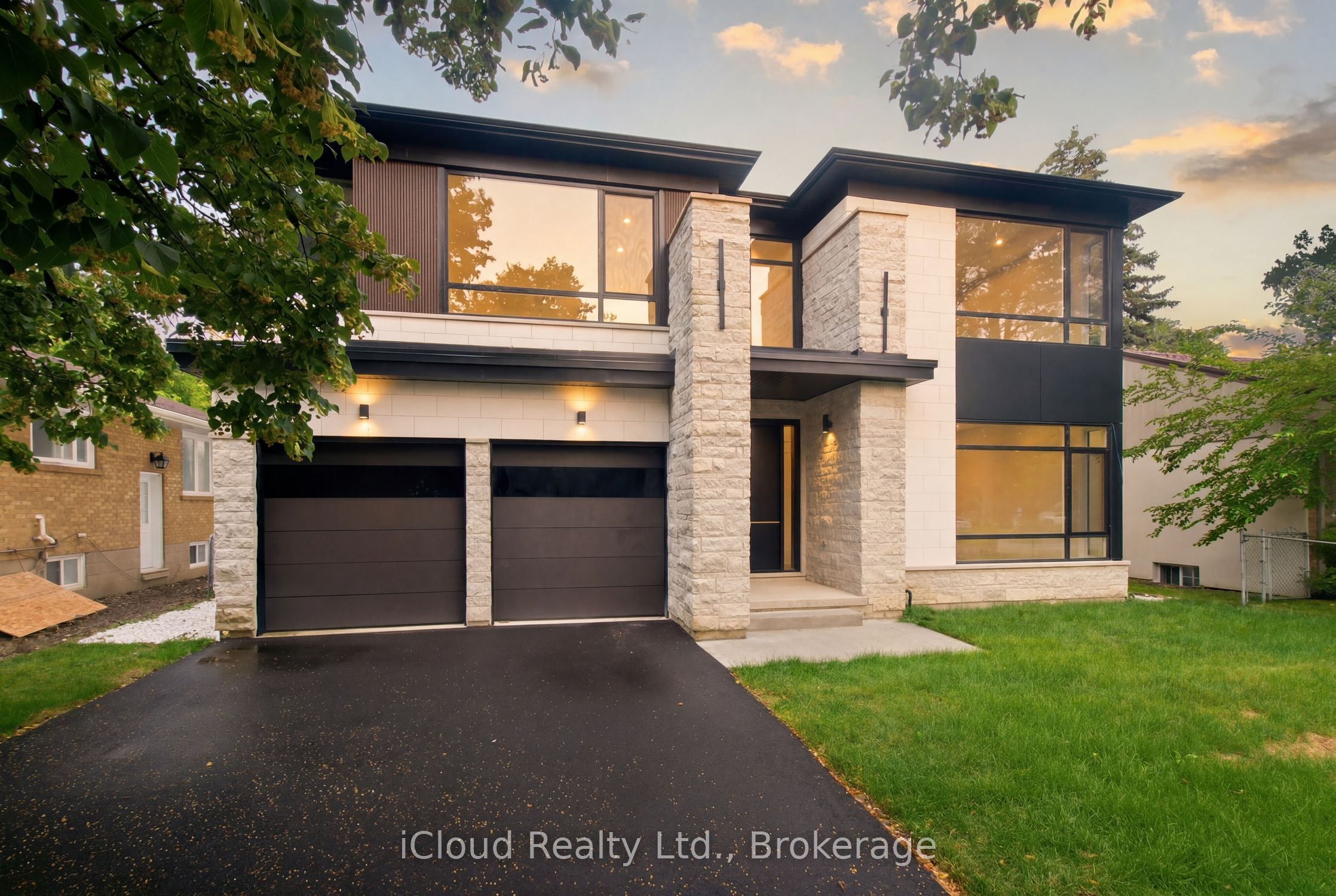 2539 Rugby Road, Mississauga, ON L5B 1T1