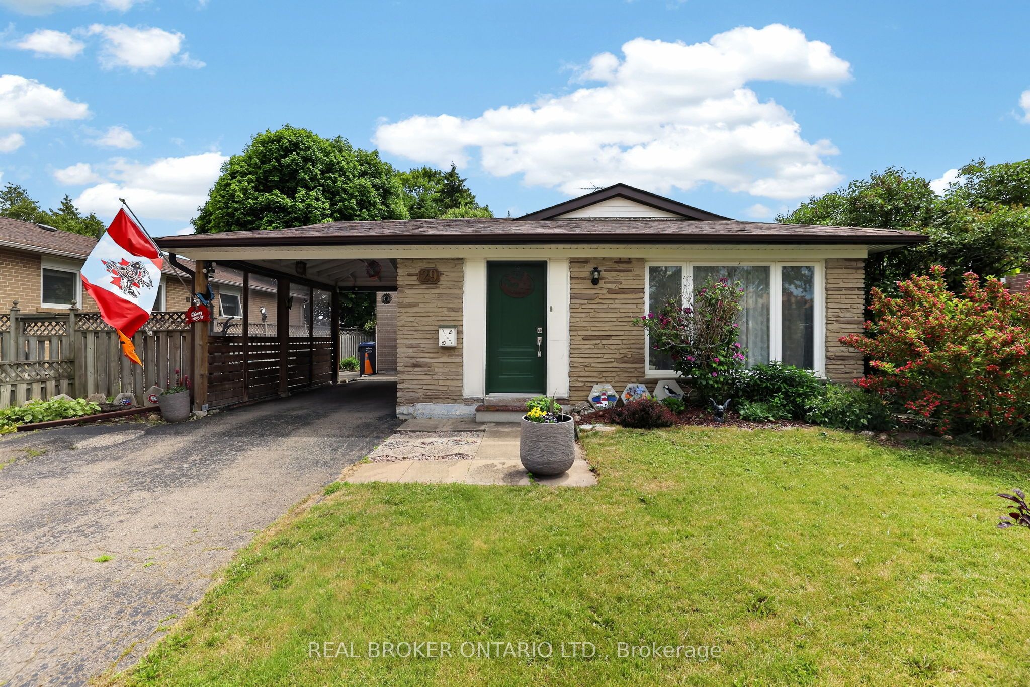 29 Northwood Drive, Brampton, ON L6X 2L3