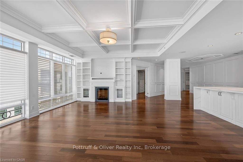 205 Lakeshore Road W 409, Oakville, ON L6K 0H8 photo 4
