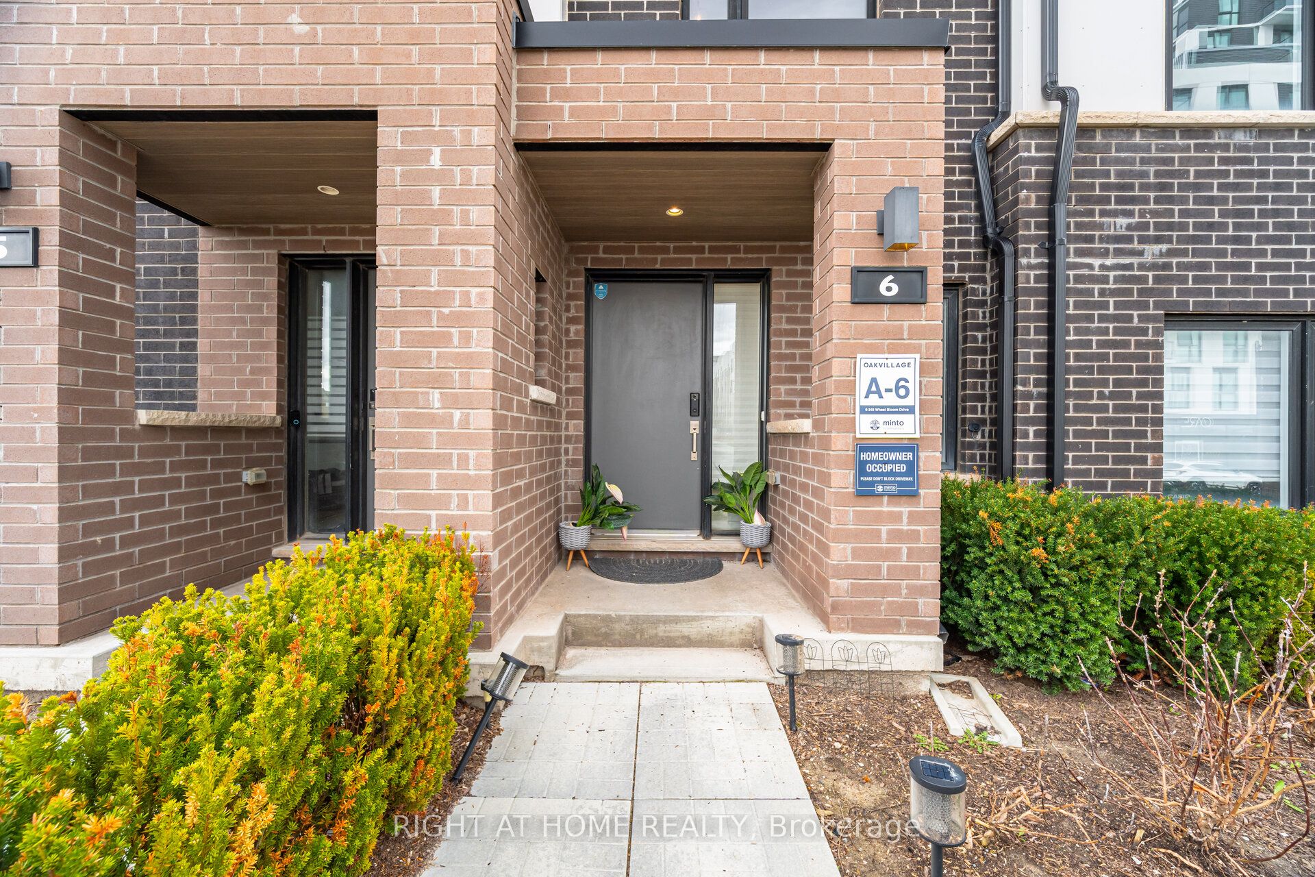 348 Wheat Boom Drive 6, Oakville, ON L6H 3V6 photo 2