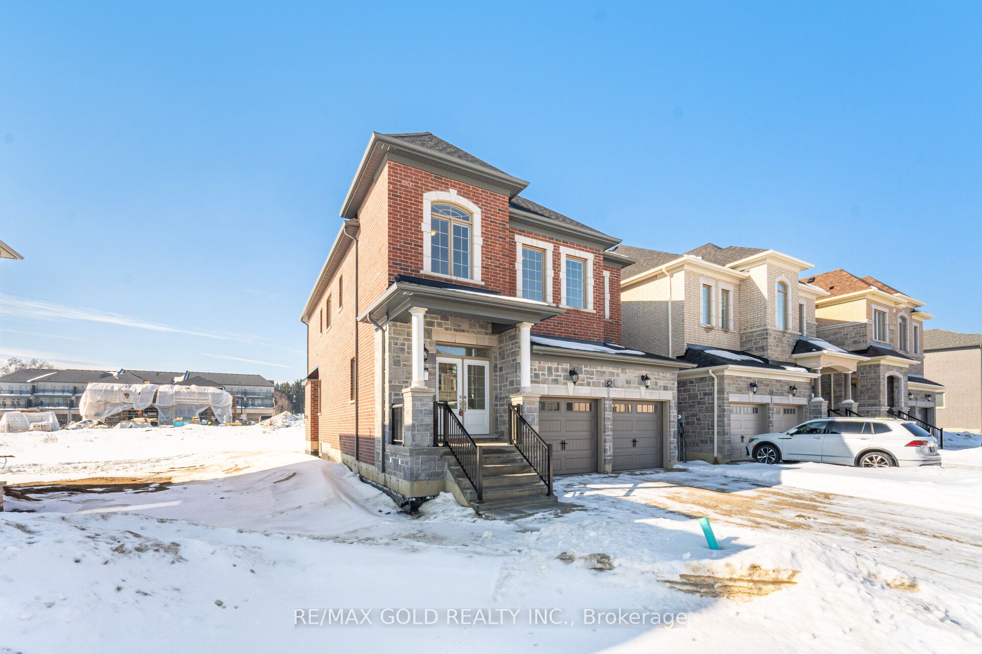 32 Addison Street, Caledon, ON L7C 4N2 photo 2