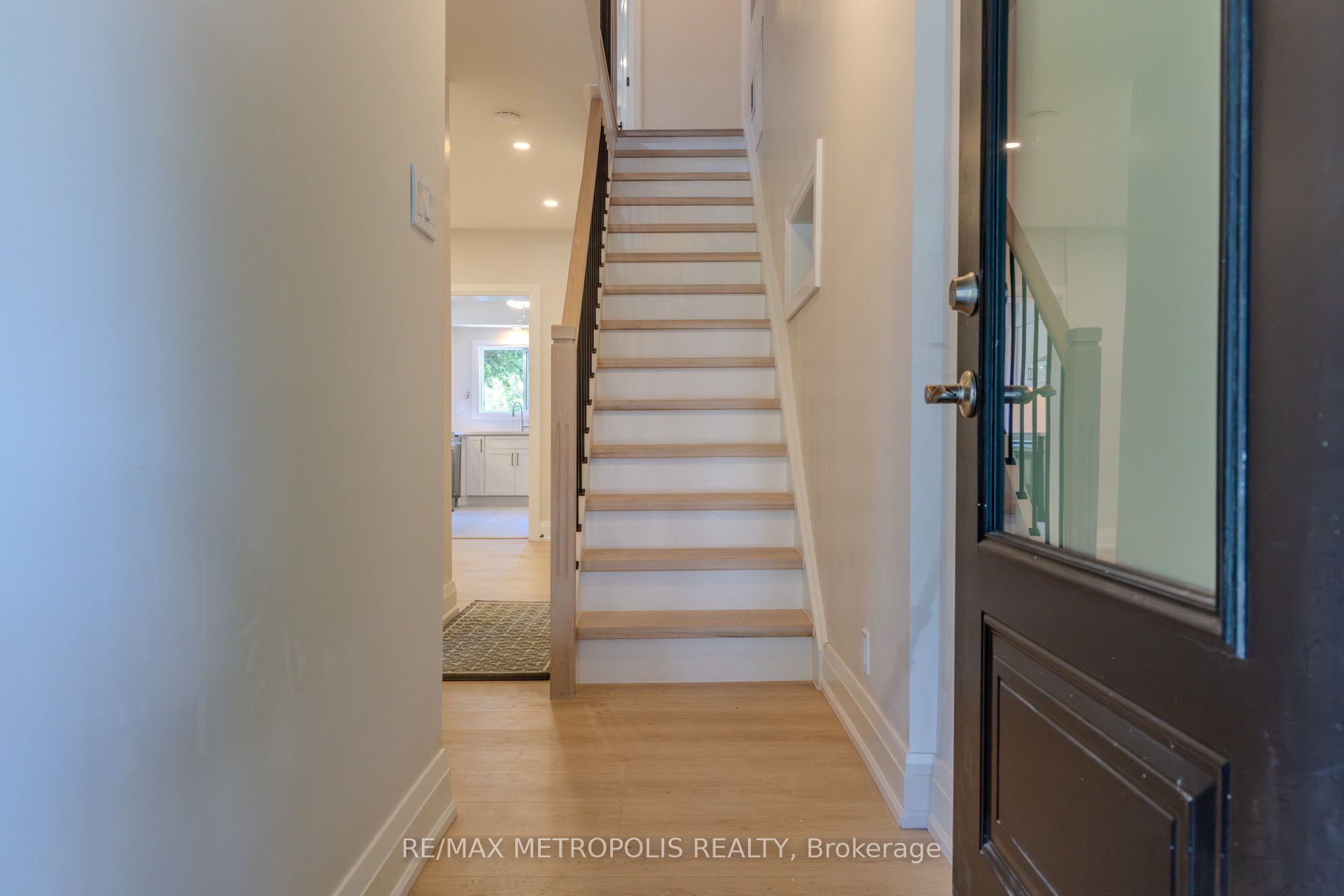 14 McRoberts Avenue, Toronto, ON M6E 4P4 photo 3