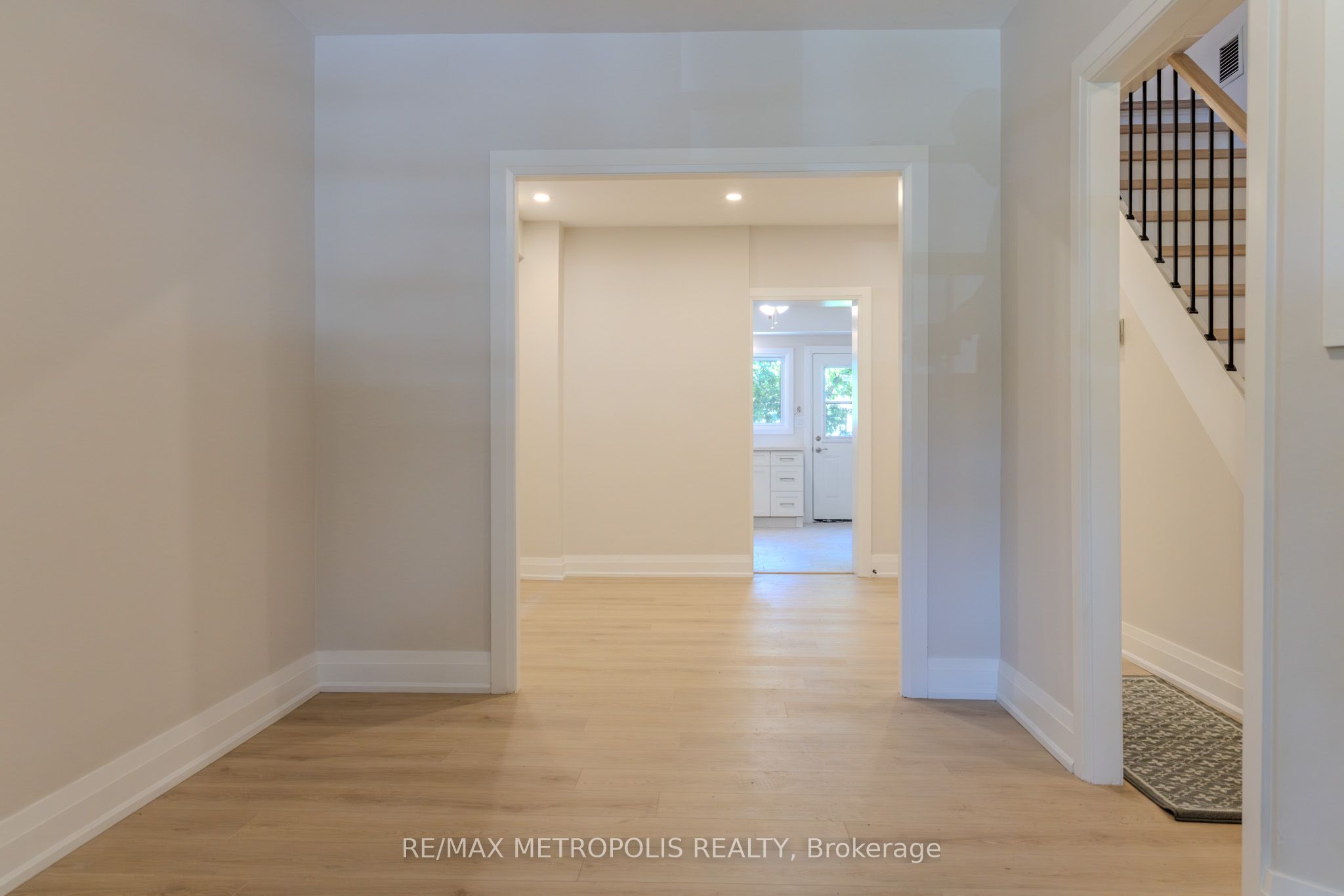 14 McRoberts Avenue, Toronto, ON M6E 4P4 photo 5