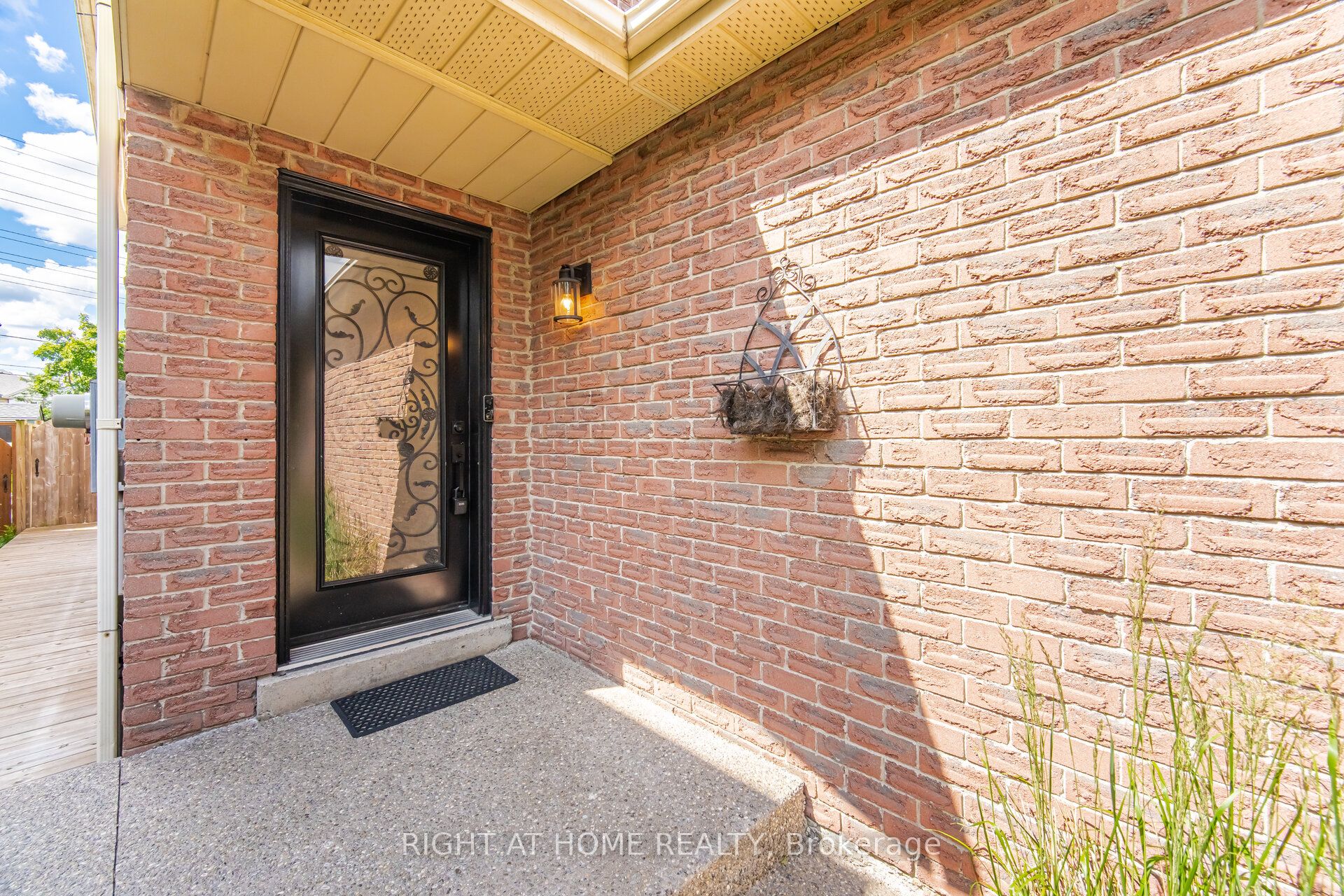 7013 Hickling Crescent, Mississauga, ON L5N 5A6 photo 3