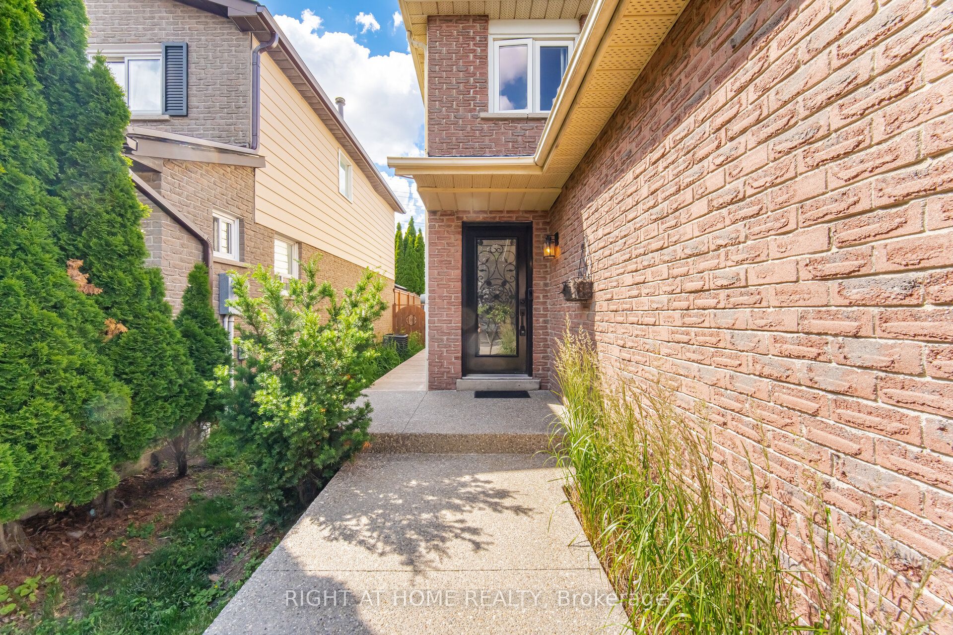 7013 Hickling Crescent, Mississauga, ON L5N 5A6 photo 4