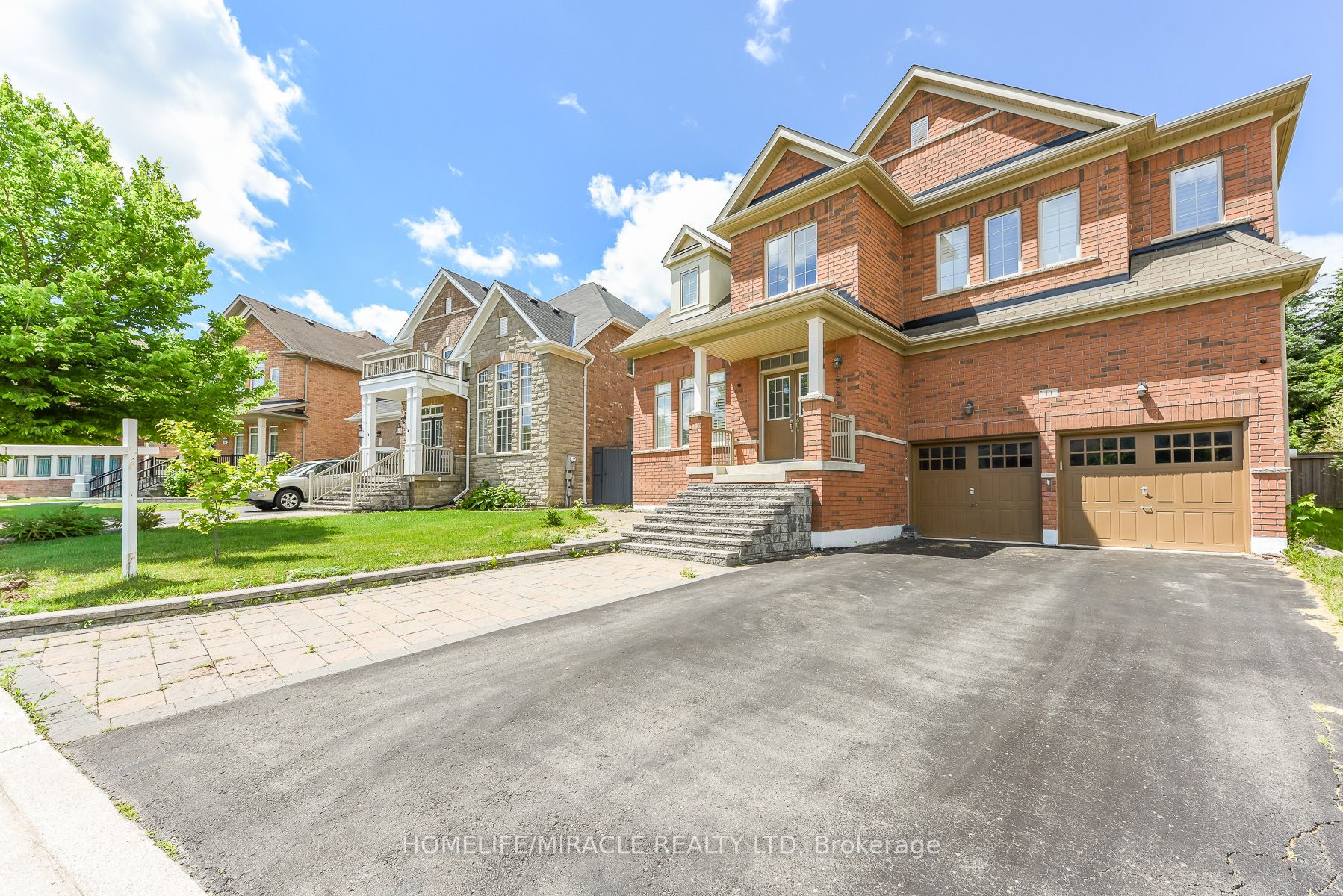10 Danfield Court, Brampton, ON L6Y 2X9
