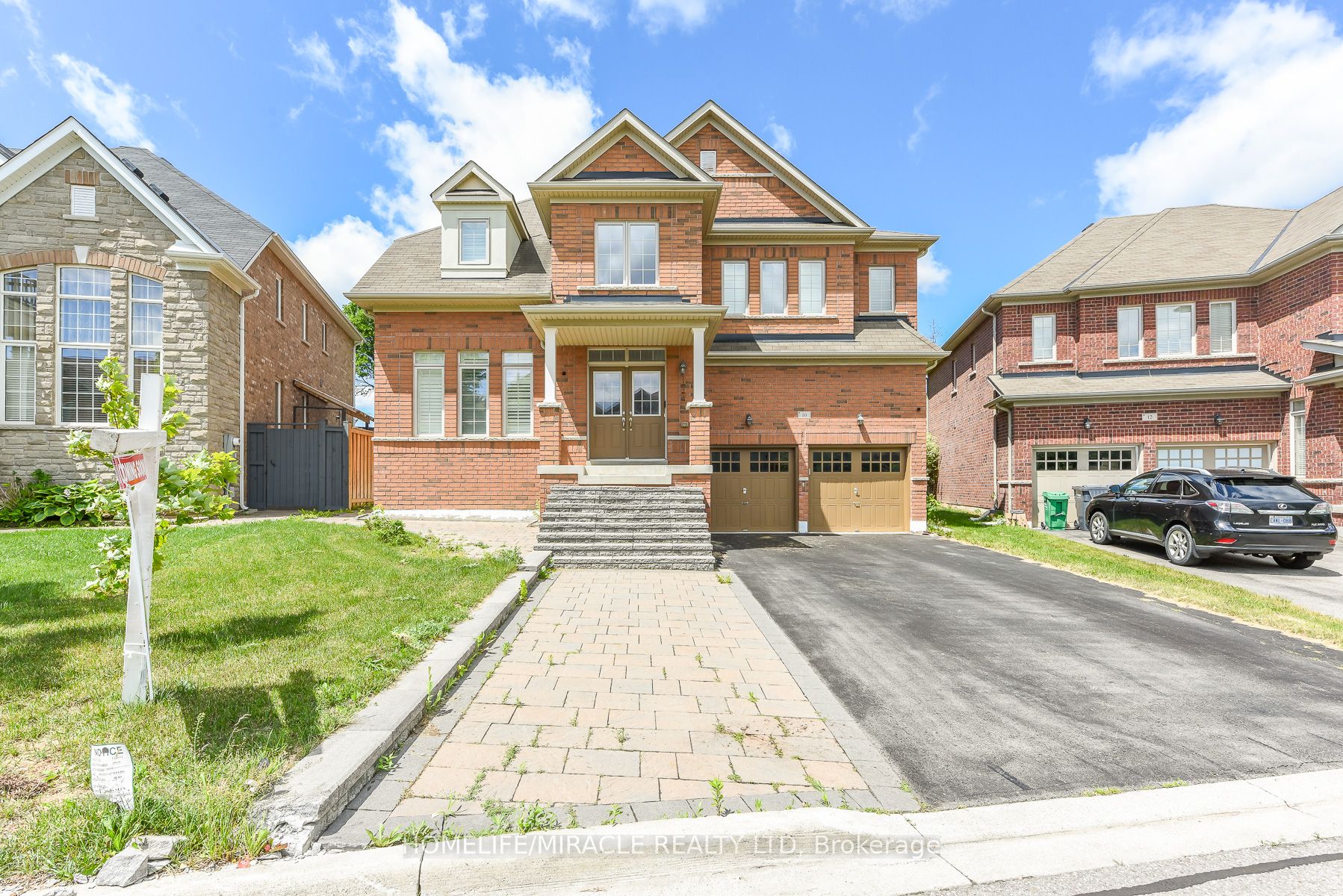 10 Danfield Court, Brampton, ON L6Y 2X9 photo 2