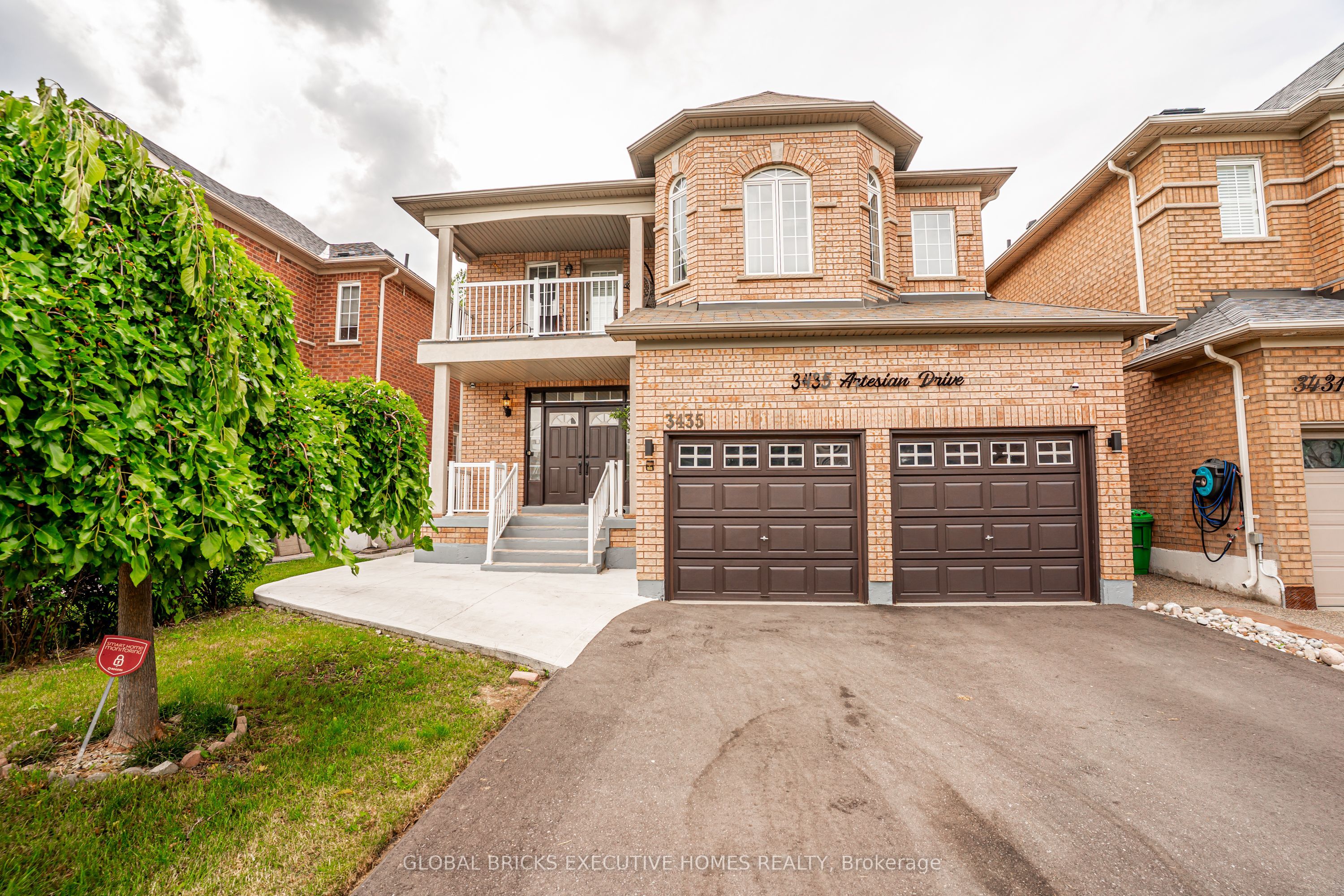 3435 Artesian Drive, Mississauga, ON L5M 7K3 photo 2