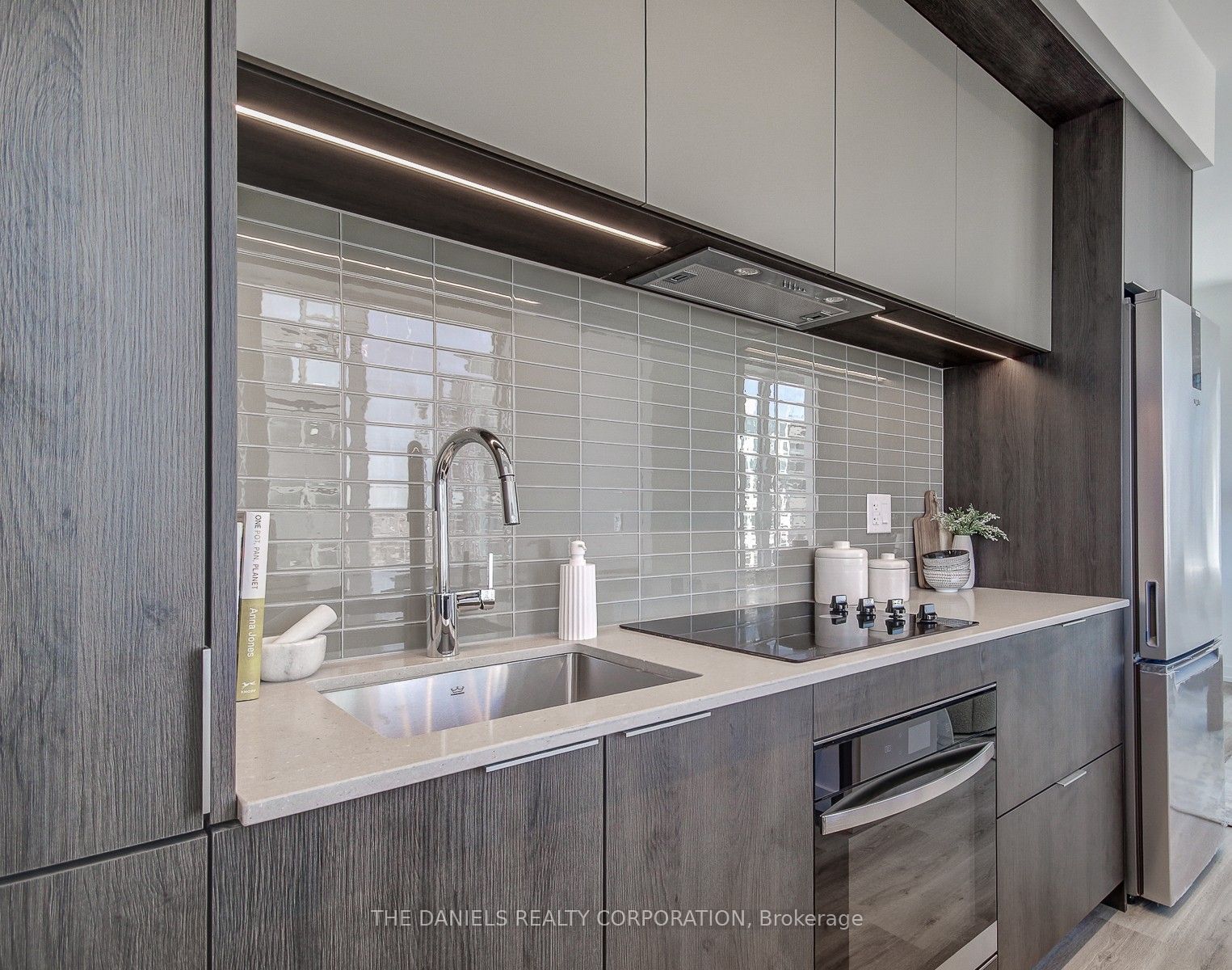 395 Square One Drive 3706, Mississauga, ON L5B 0P6