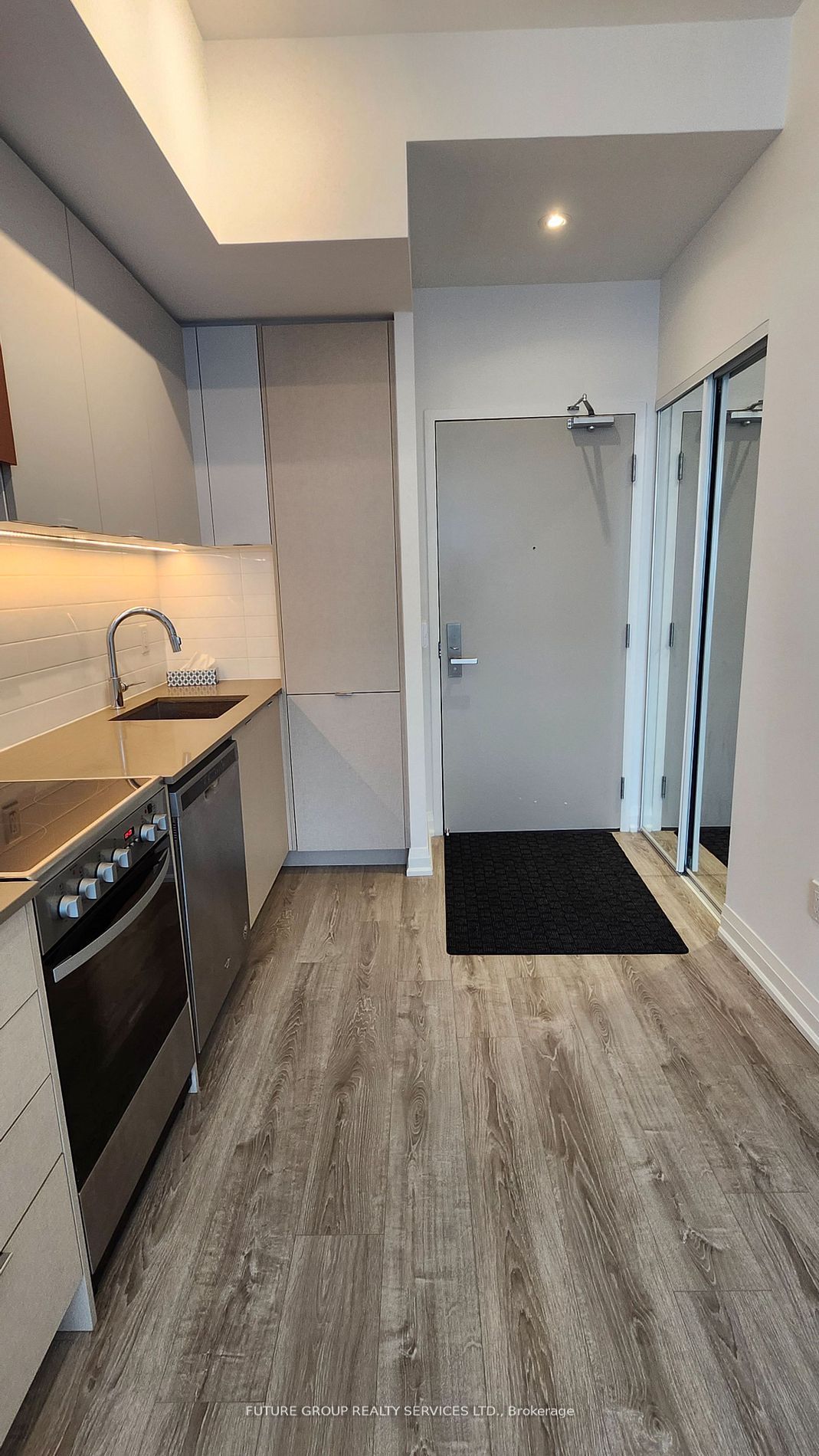 30 Gibbs Road 3303, Toronto, ON M9B 0E3 photo 2