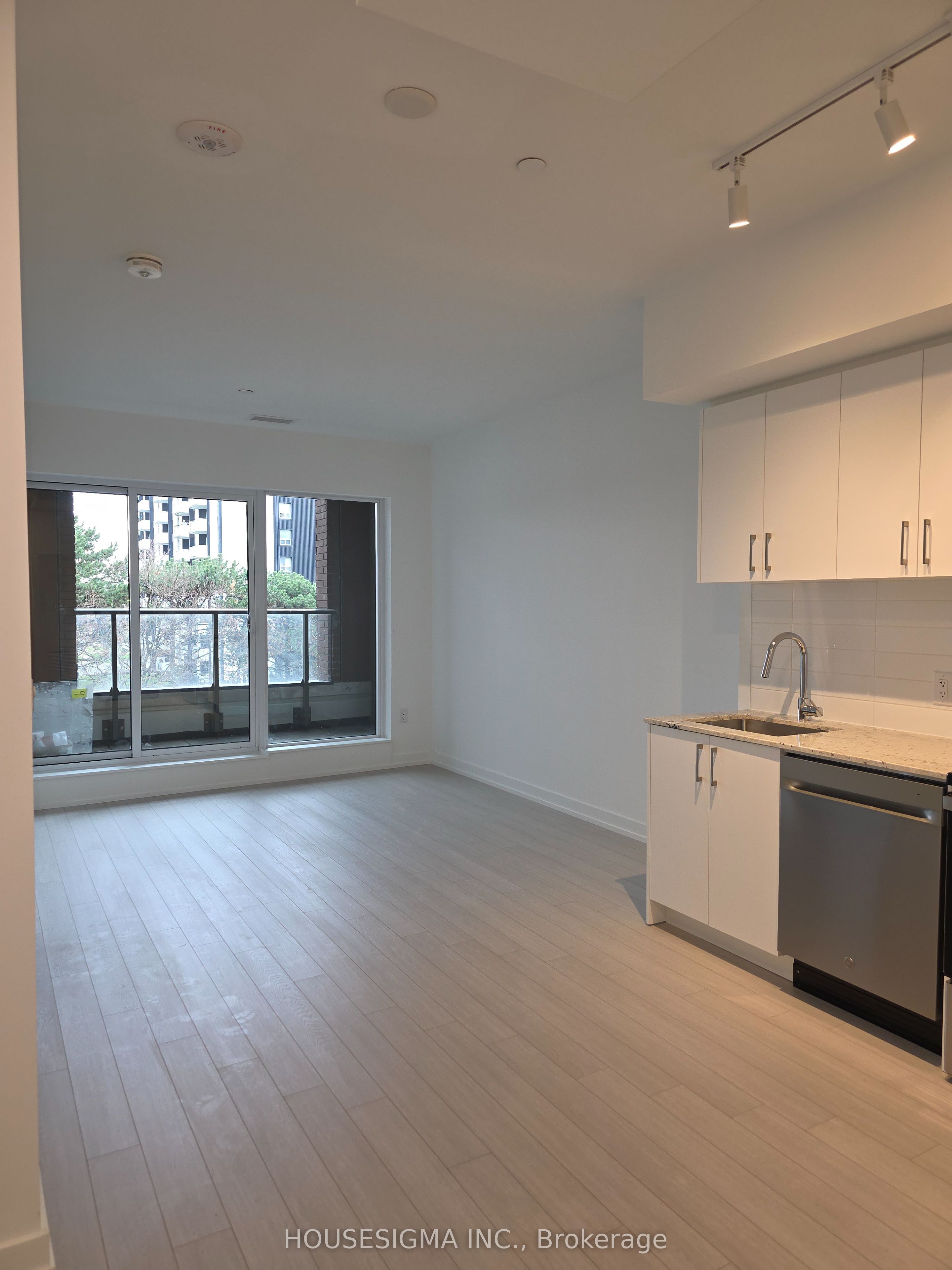 4010 Eglinton Avenue W 407, Toronto, ON M9A 0G5 photo 5