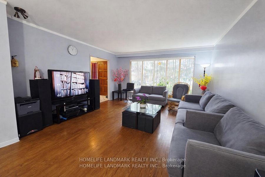 7 Burtonwood Crescent, Toronto, ON M9V 3L9 photo 2