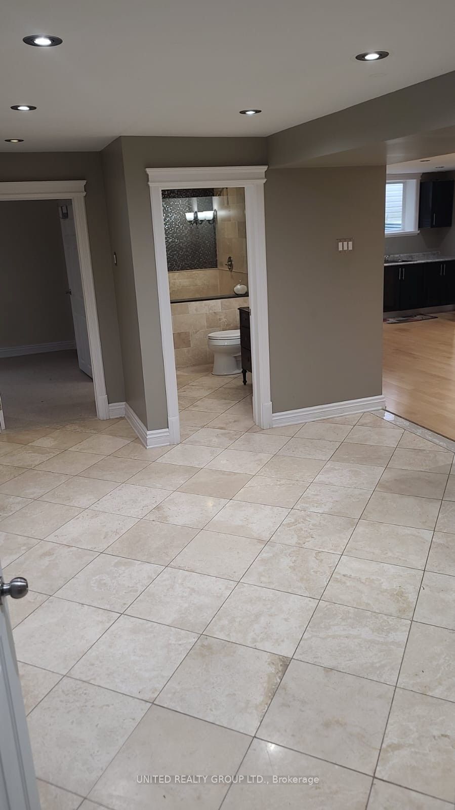 39 Treeline Boulevard Bsmt, Brampton, ON L6P 1E4 photo 2
