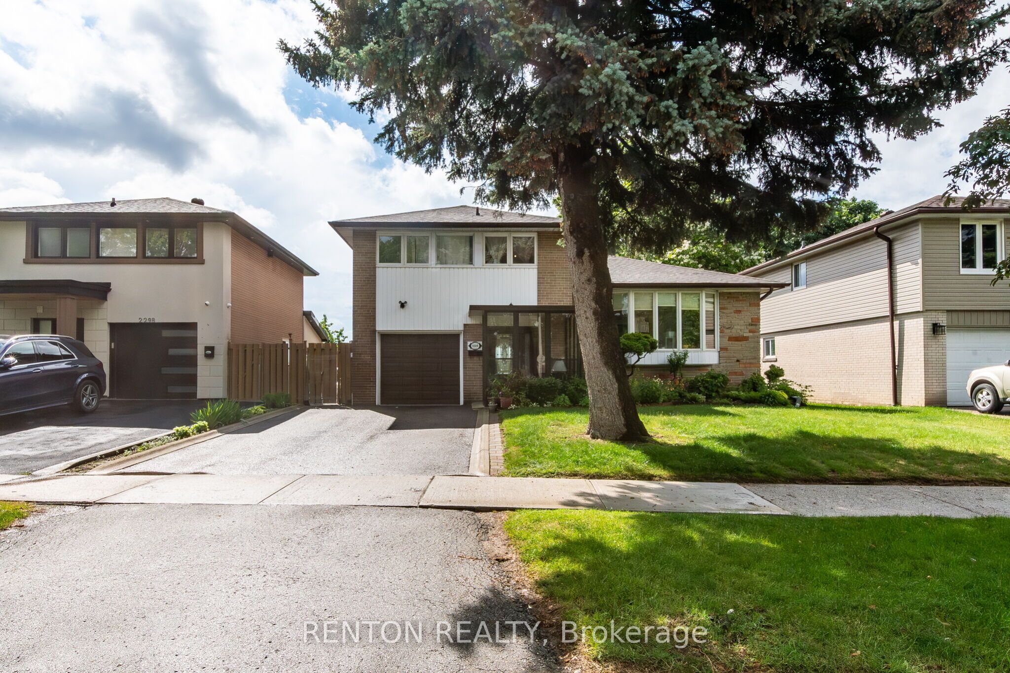 2304 Bonner Road, Mississauga, ON L5J 2C6 photo 3