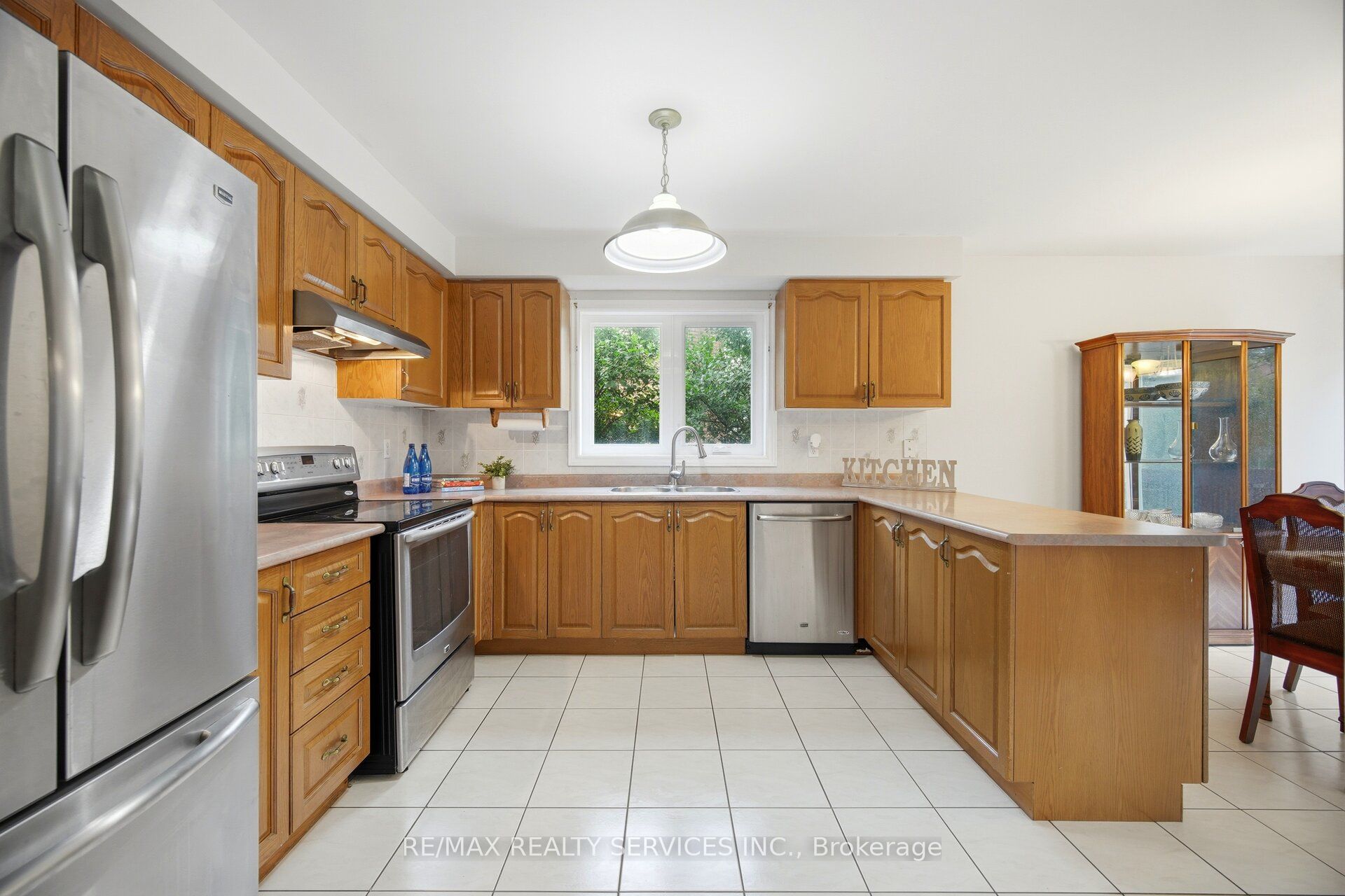 93 Seclusion Crescent, Brampton, ON L6R 1L1 photo 5