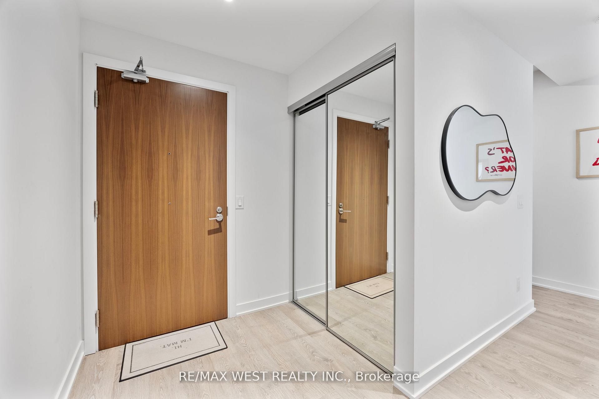 1928 Lake Shore Boulevard W 3902, Toronto, ON M6S 0B1 photo 4