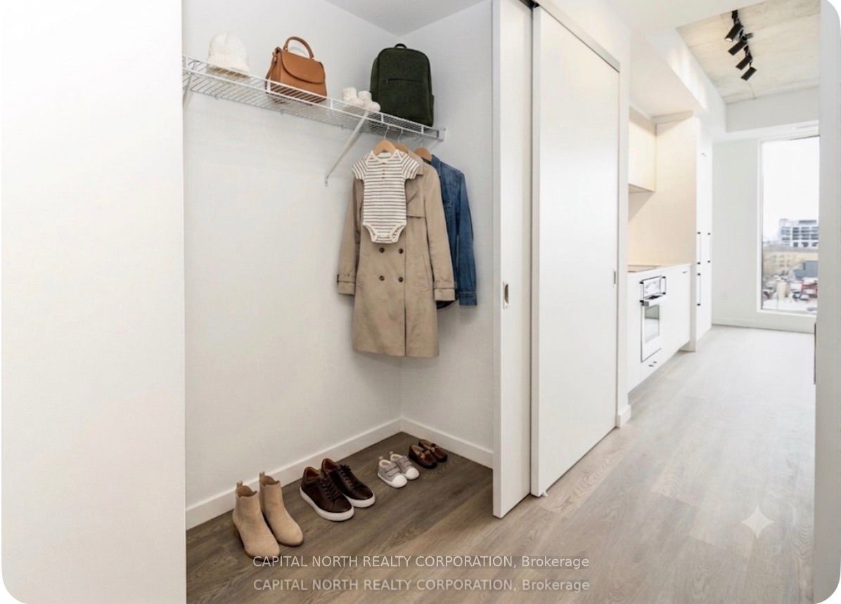 689 The Queensway 709, Toronto, ON M8Y 0C8 photo 5