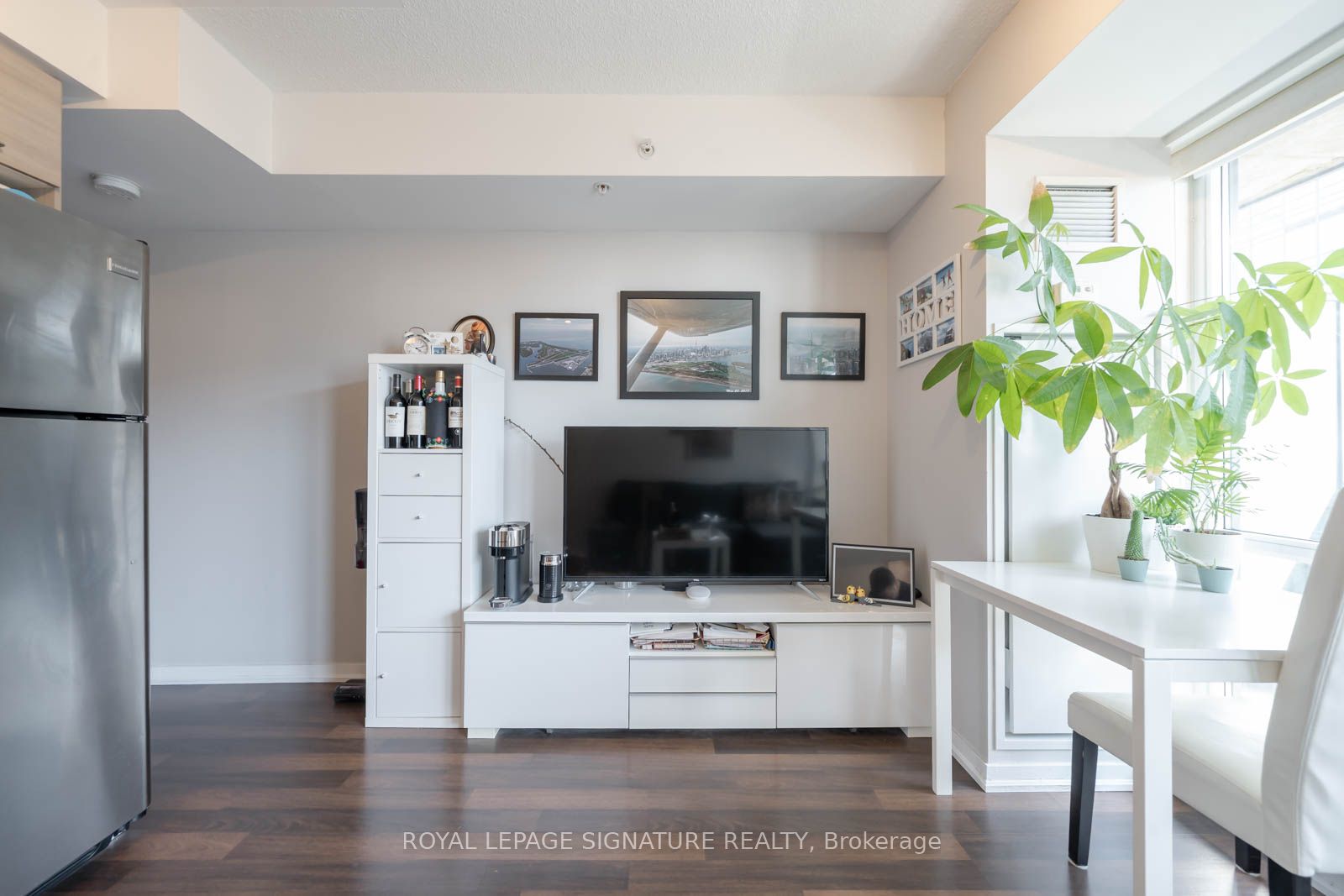 20 Joe Shuster Way 1208, Toronto, ON M6K 0A3 photo 5