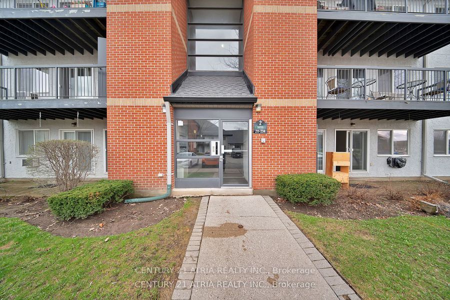 1450 Glen Abbey Gate 212, Oakville, ON L6M 2V7 photo 3