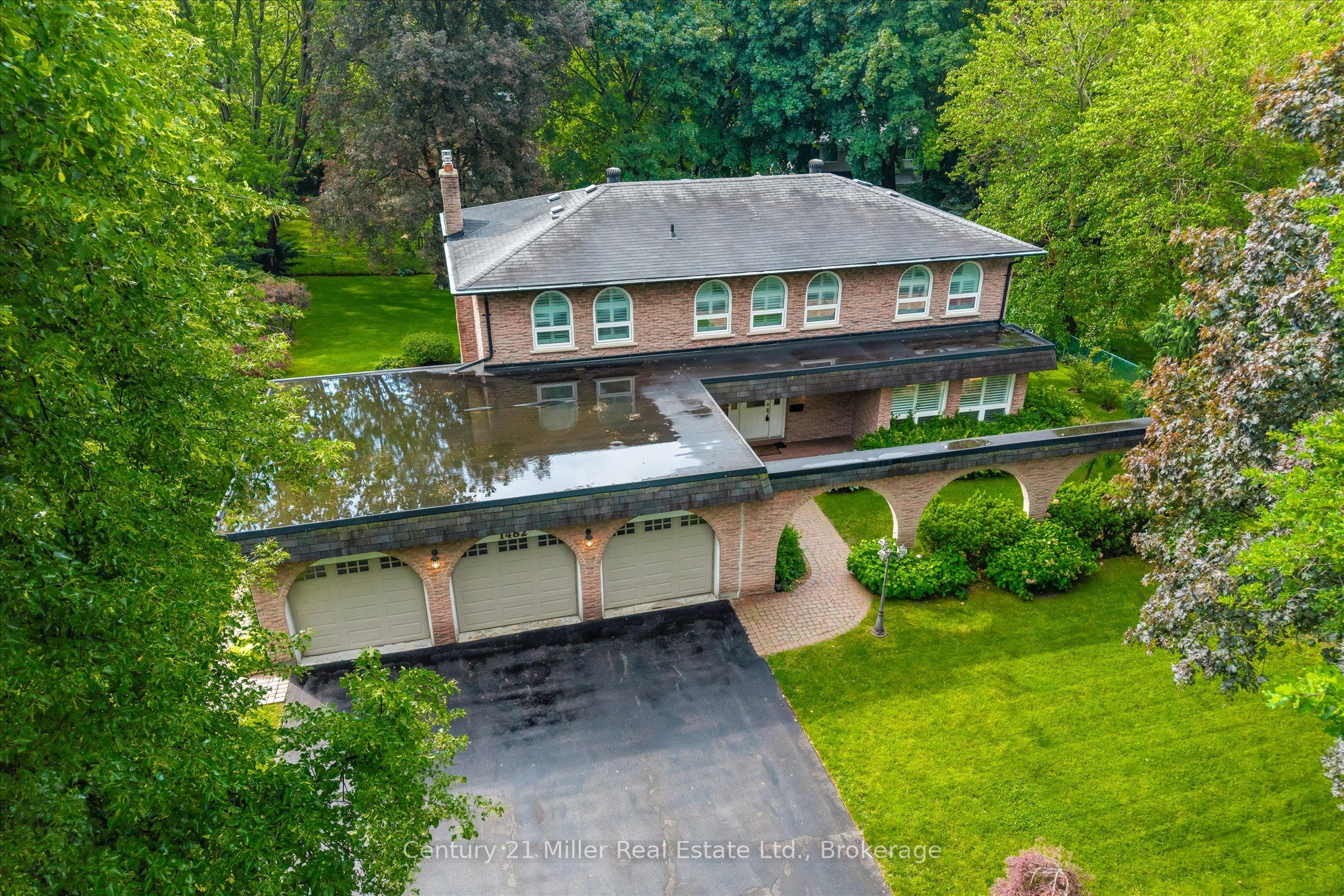 1482 Caulder Drive, Oakville, ON L6J 5S9