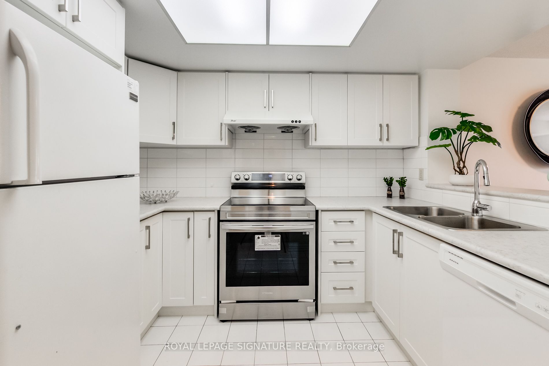 325 Webb Drive 707, Mississauga, ON L5B 3Z9 photo 4