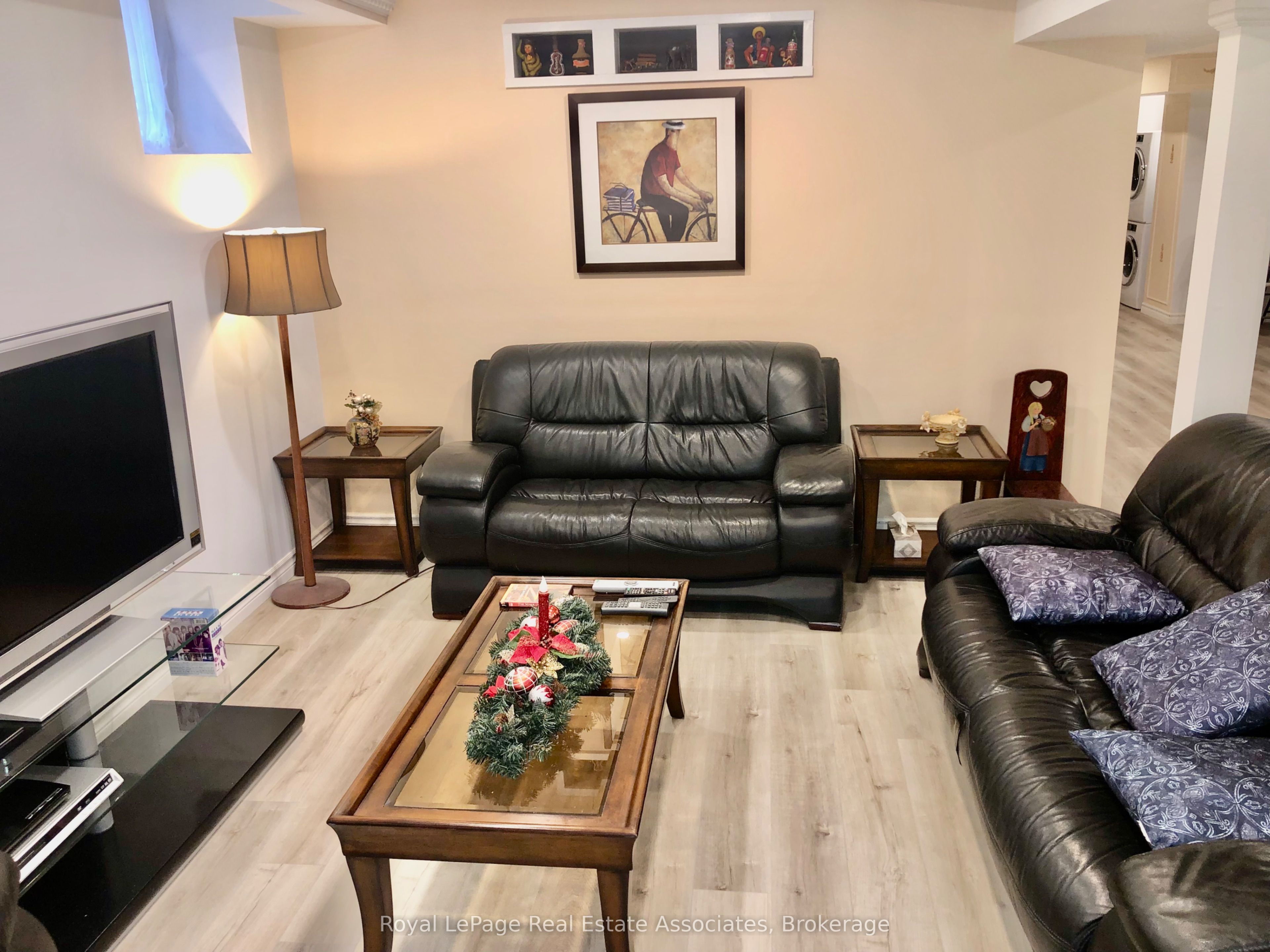 889 Bancroft Drive W Basement Apartment, Mississauga, ON L5V 1X7 photo 3