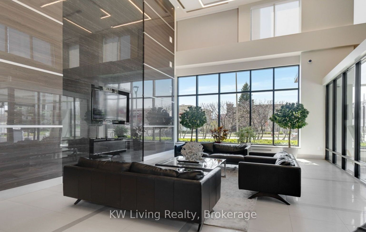3975 Grand Park Drive 2807, Mississauga, ON L5B 0K4 photo 4