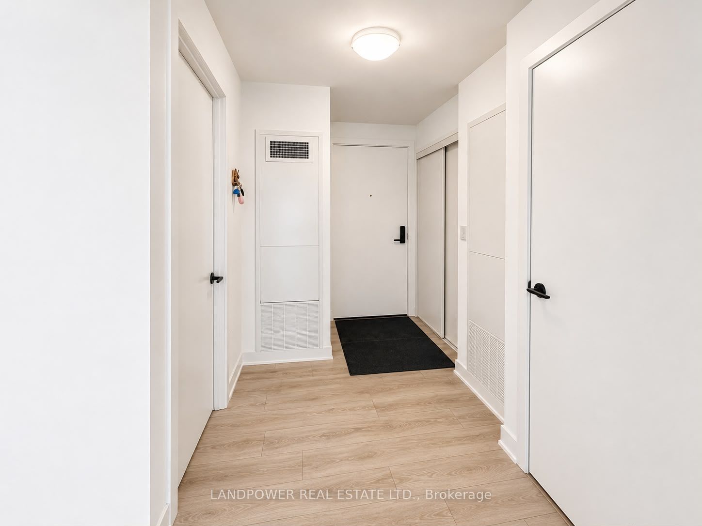 220 Missinnihe Way 1409, Mississauga, ON L5H 0A9 photo 2