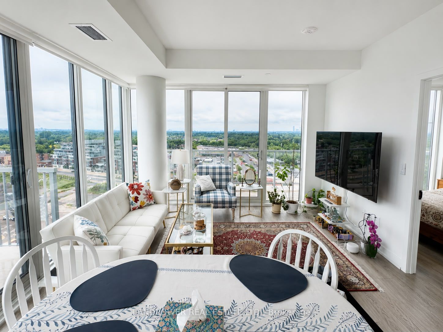 220 Missinnihe Way 1409, Mississauga, ON L5H 0A9 photo 4