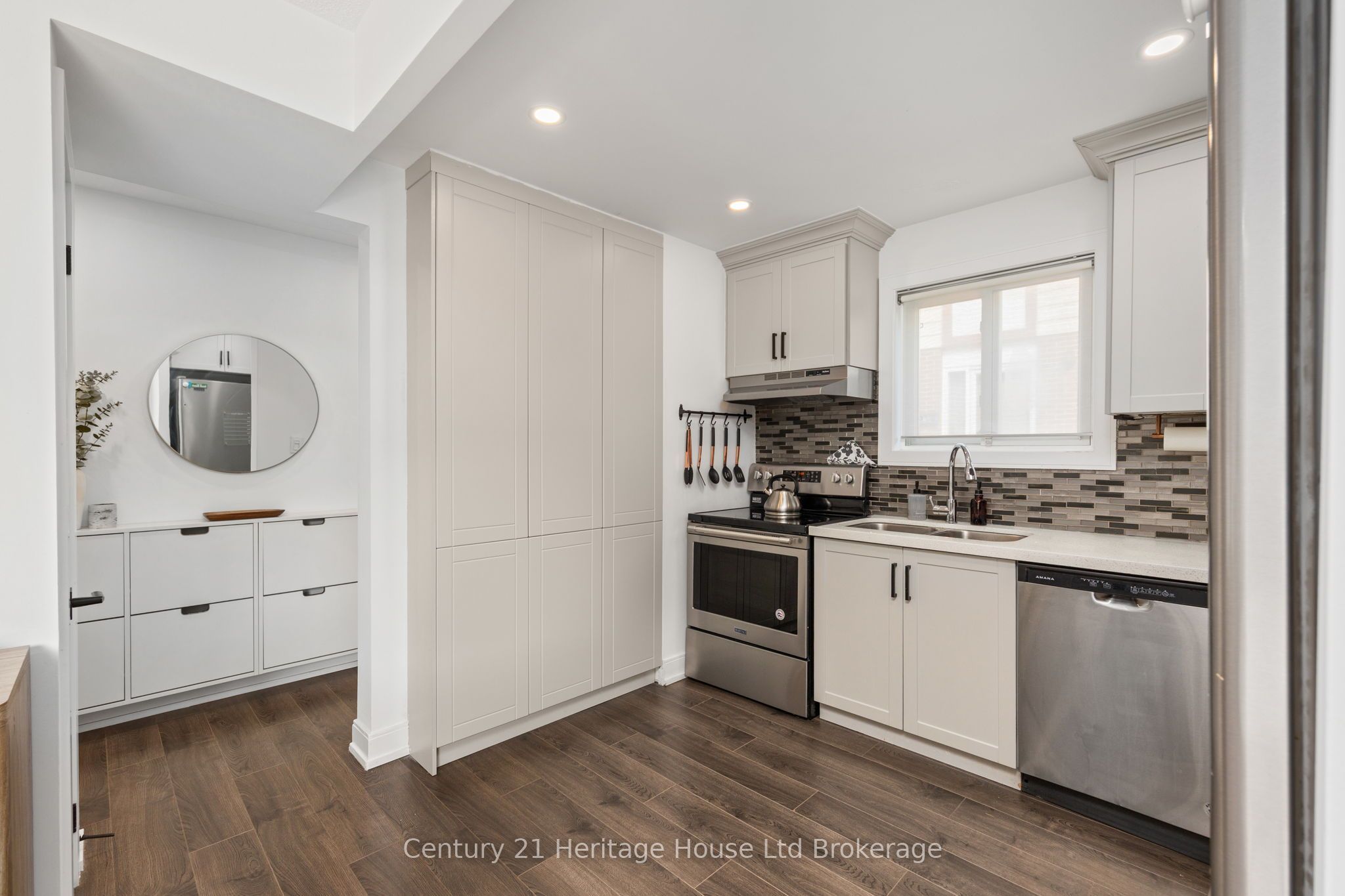 9 San Vito Way, Toronto, ON M3L 2G7 photo 5