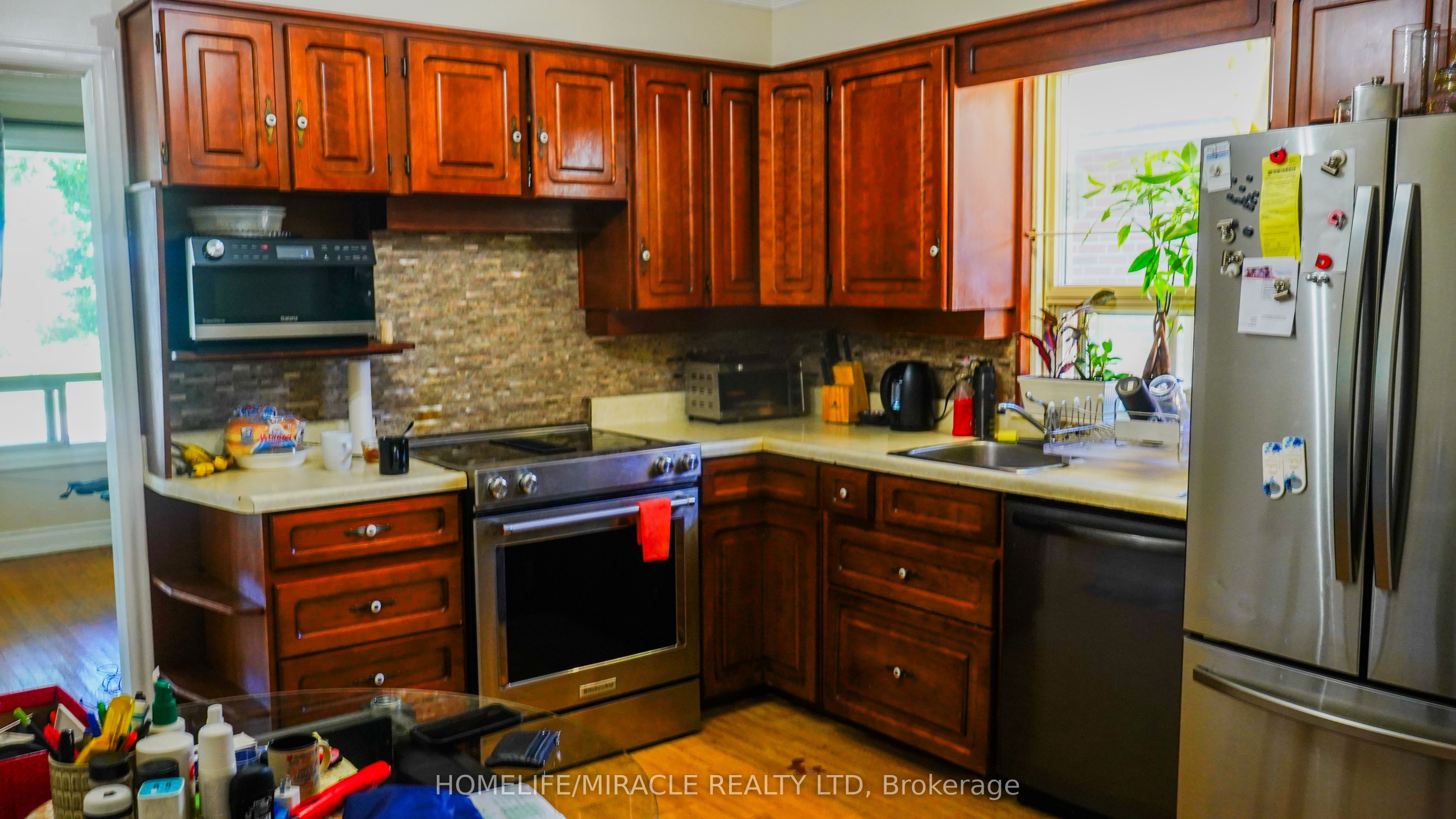 19 Amberwood Road, Toronto, ON M9B 5S4 photo 5