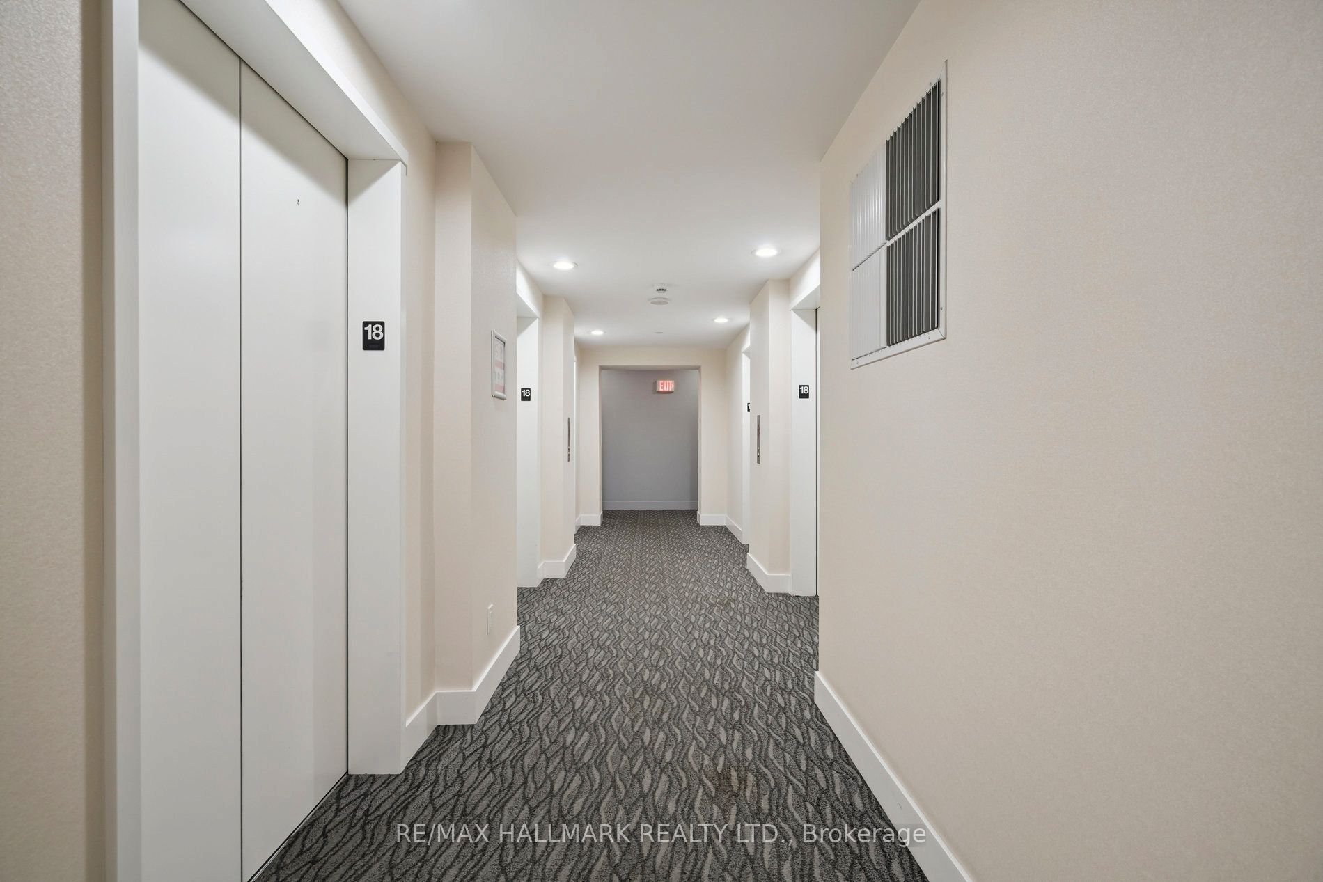 2200 Lake Shore Boulevard W 1809, Toronto, ON M8V 1A4 photo 3