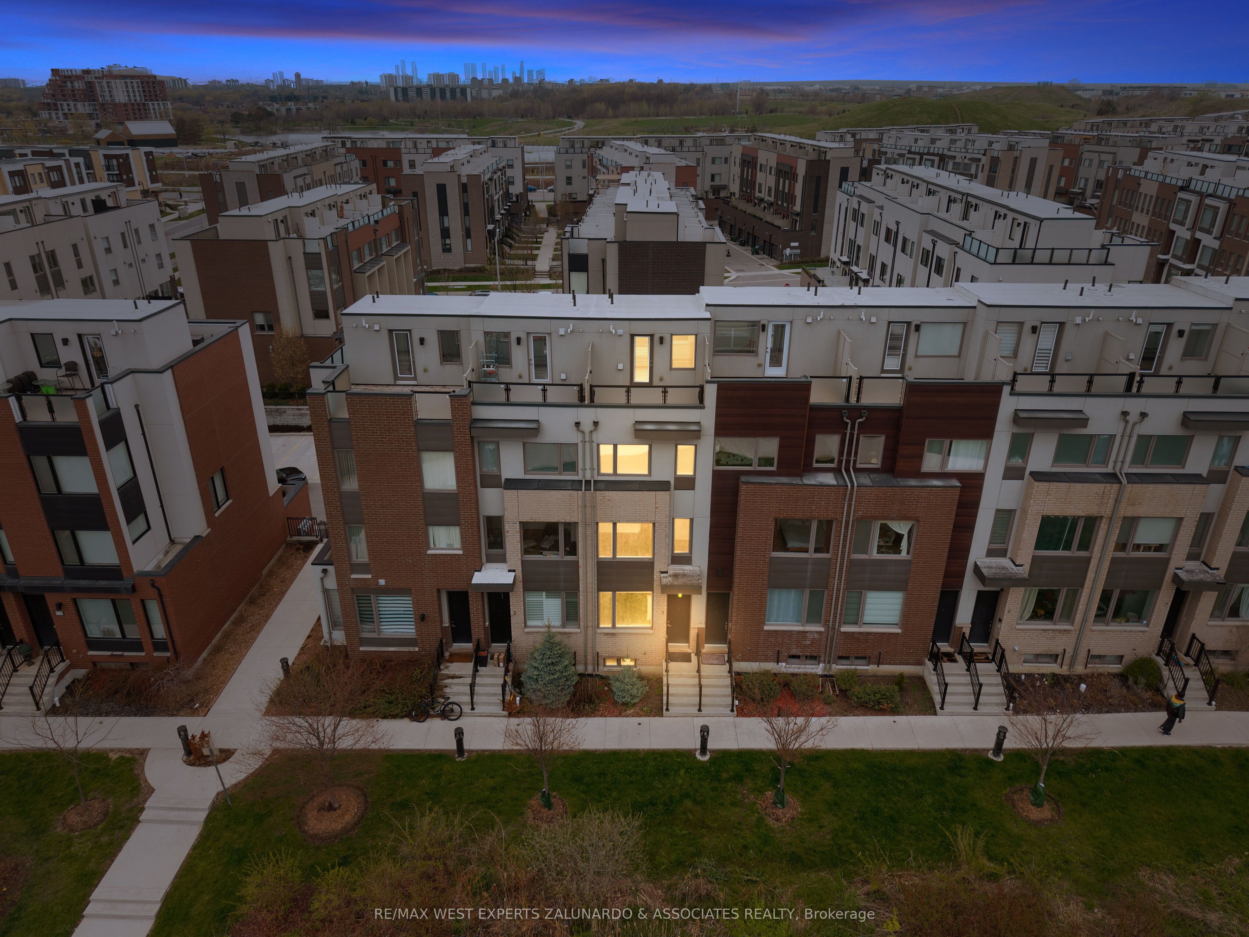 120 Frederick Tisdale Drive 3, Toronto, ON M3K 0A8 photo 3