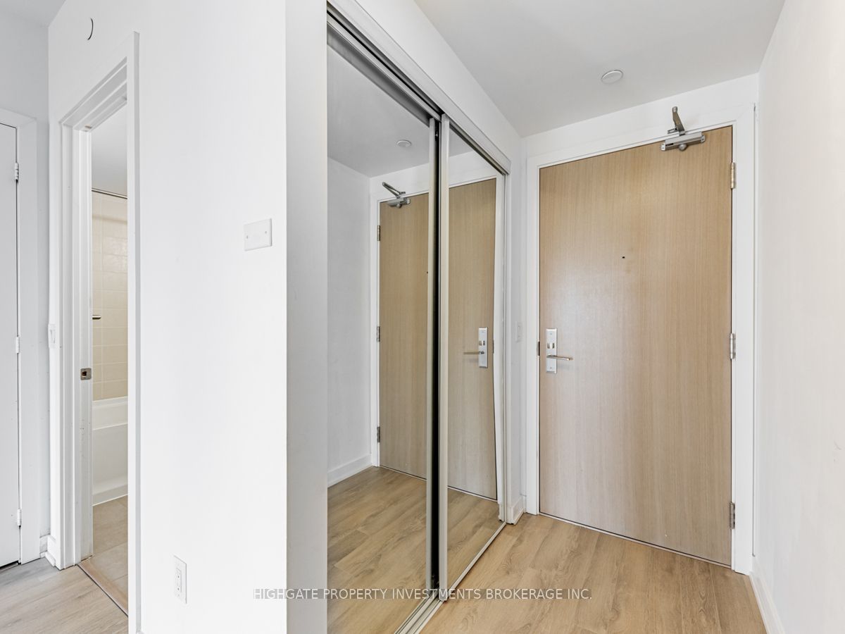 16 McAdam Avenue 306, Toronto, ON M6A 1S5 photo 3
