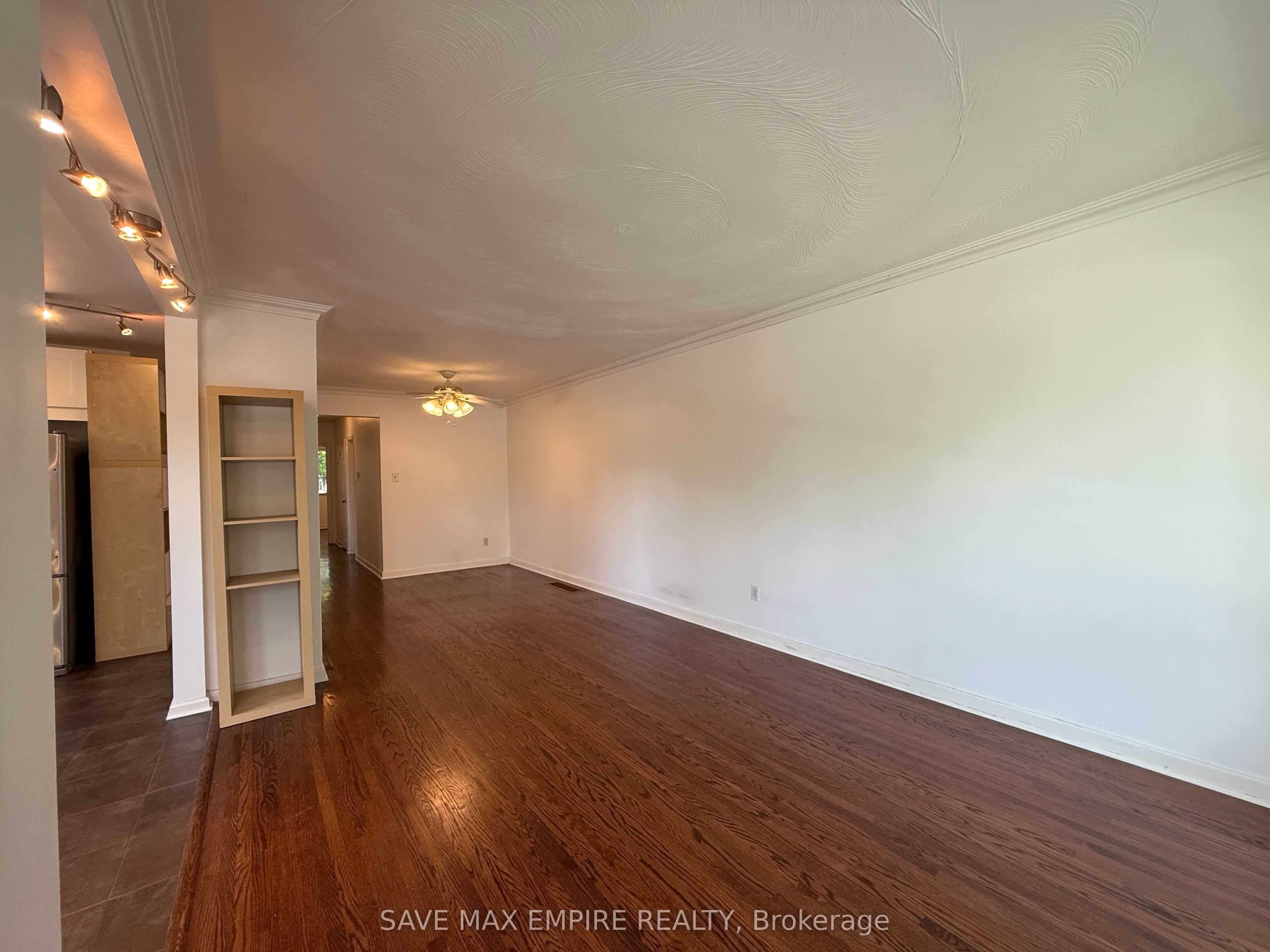 1560 Sandgate Crescent, Mississauga, ON L5J 2E5 photo 5