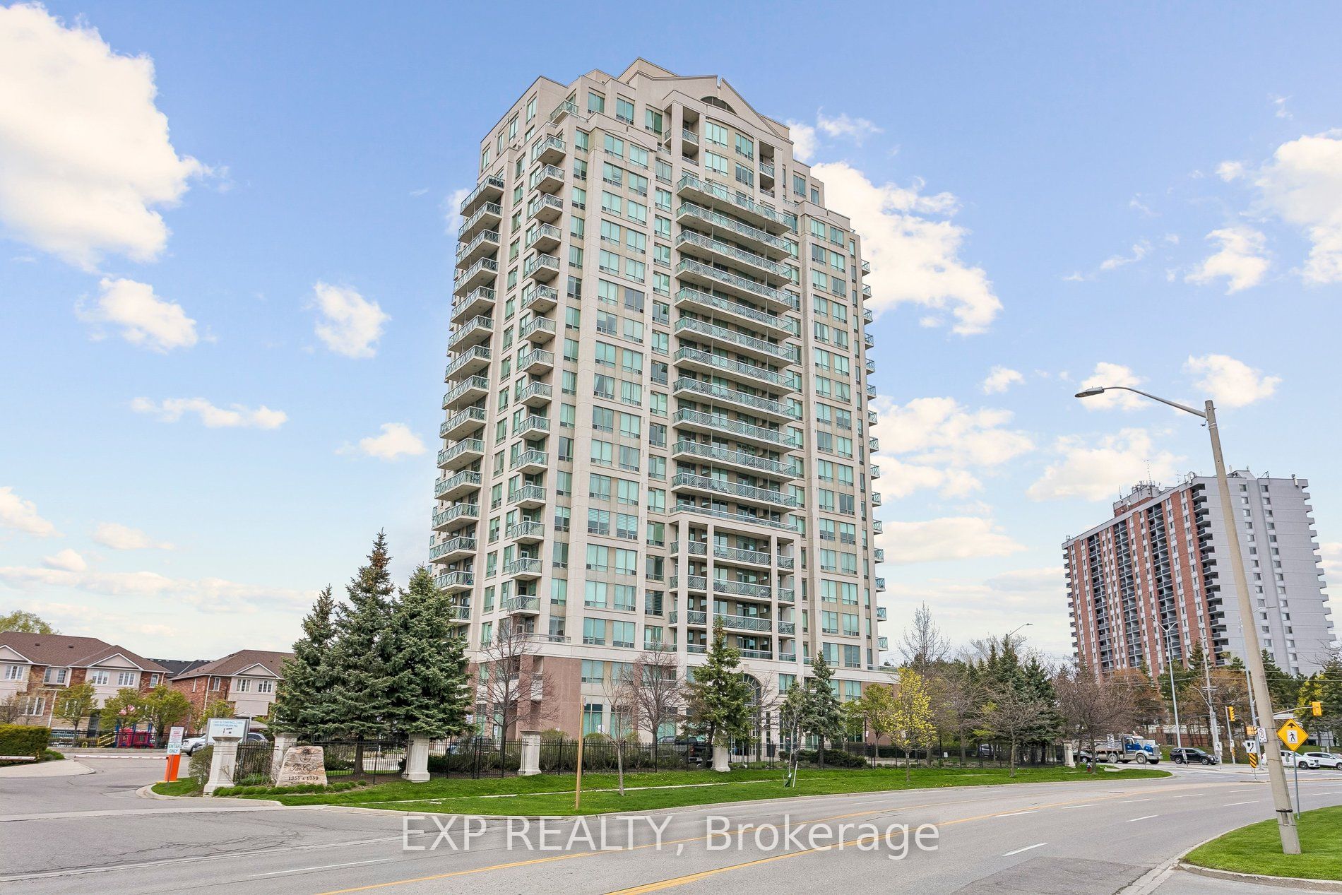 1359 Rathburn Road E 1406, Mississauga, ON L4W 5P7 photo 4