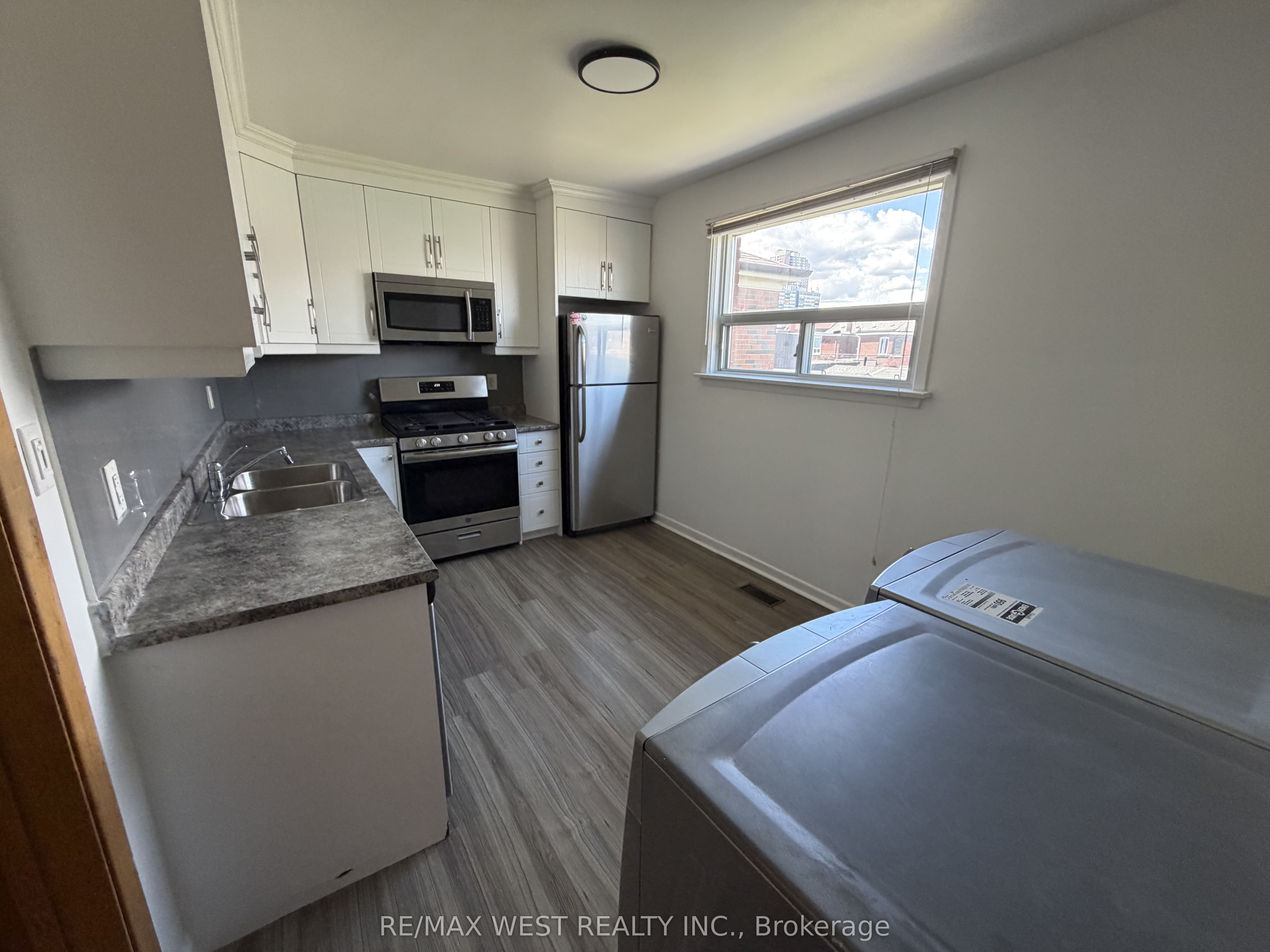 78 Millicent Street Upper, Toronto, ON M6H 1W4 photo 4