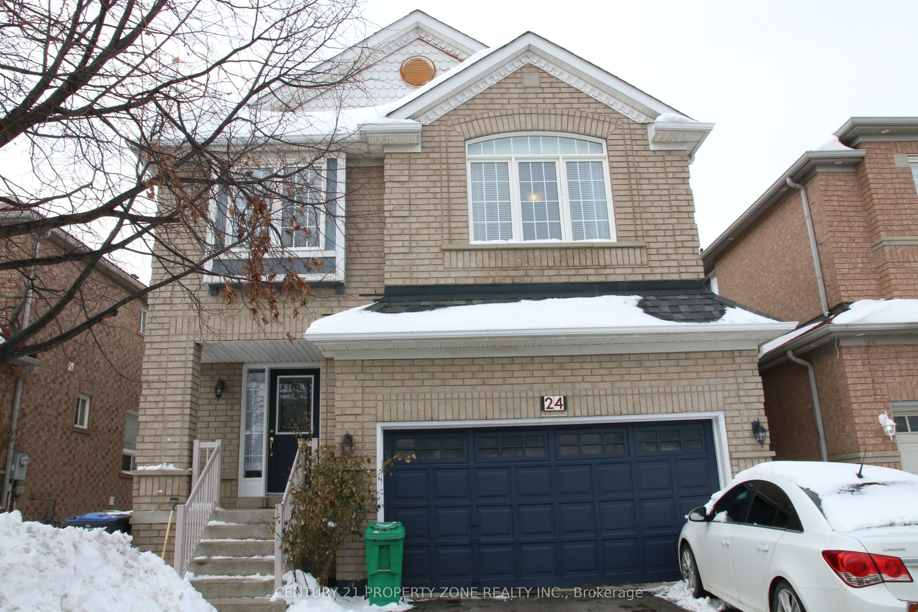 24 Sweet Clover Crescent, Brampton, ON L6R 3A2 photo 2