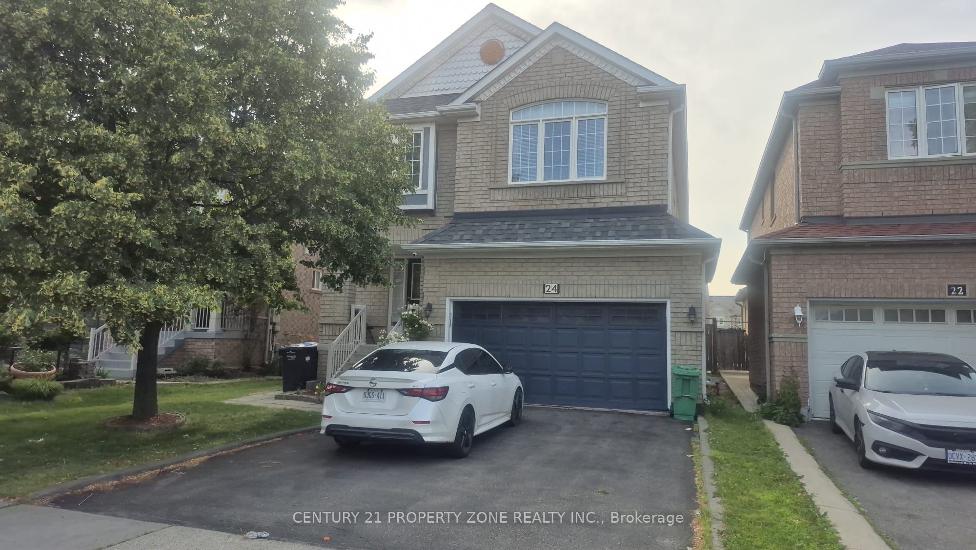 24 Sweet Clover Crescent, Brampton, ON L6R 3A2 photo 5