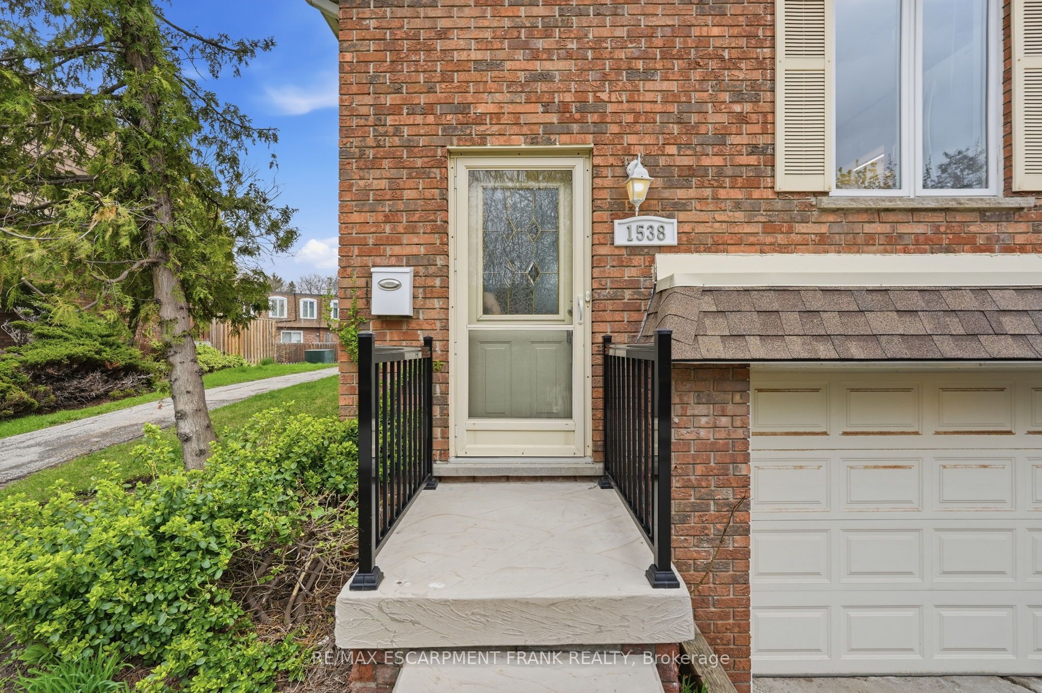 1538 Westminster Place, Burlington, ON L7P 2B5 photo 4