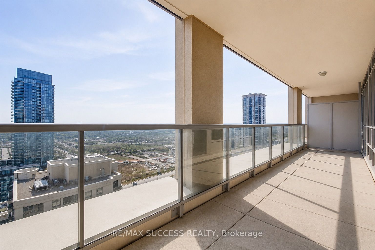 4090 Living Arts Drive 2603, Mississauga, ON L5B 4M8 photo 2